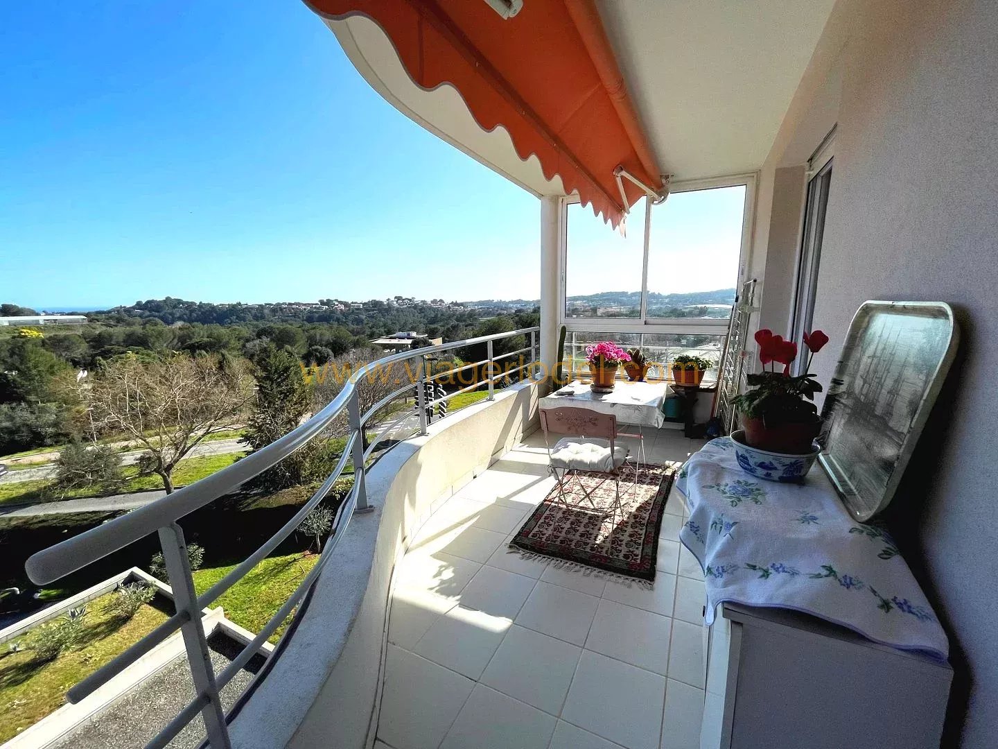 Réf. 9735 VIAGER OCCUPE, BIOT–SOPHIA ANTIPOLIS (Saint Philippe)