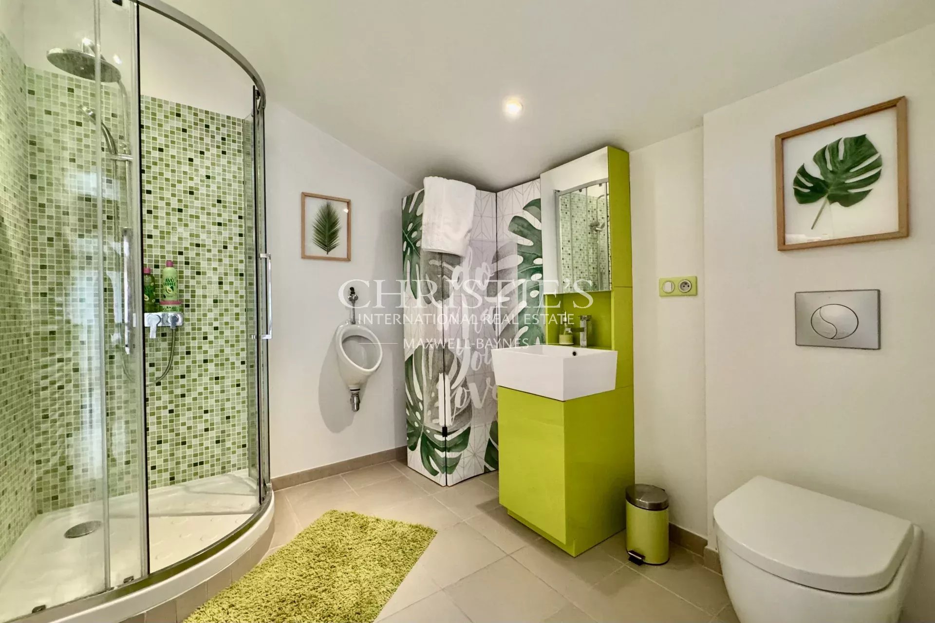 7 Bedroom Villa/Townhouse's Image 35