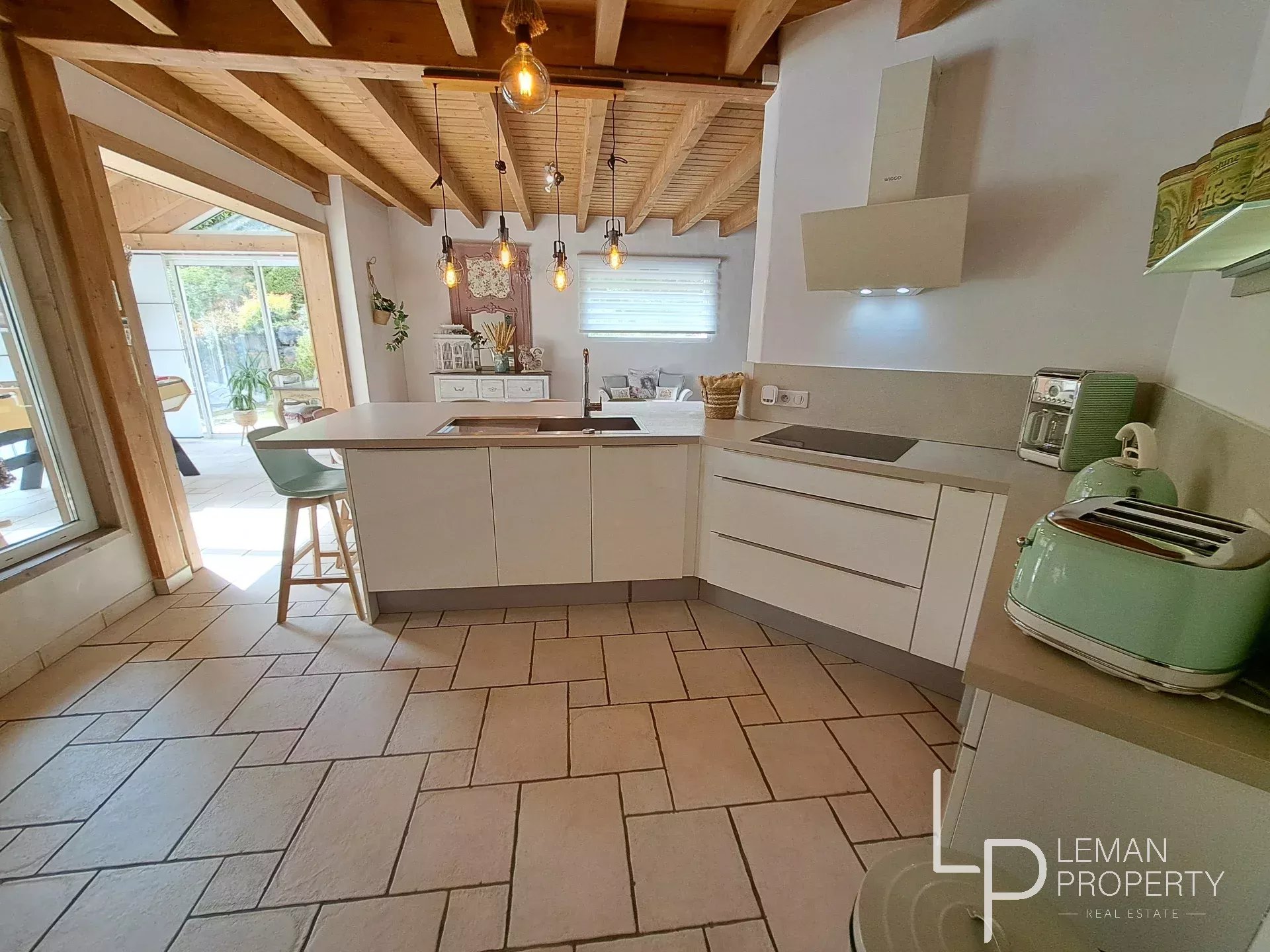 maison de 193 m2 comprenant 6 pièces
