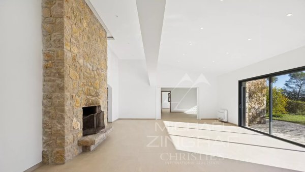 Provençal Retreat Set on 1.6 Hectares of Nature — photo 2