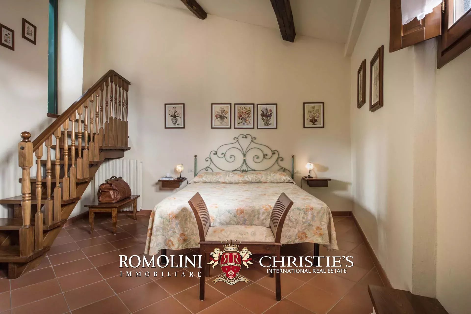 21 Bedroom Vineyard's Image 98