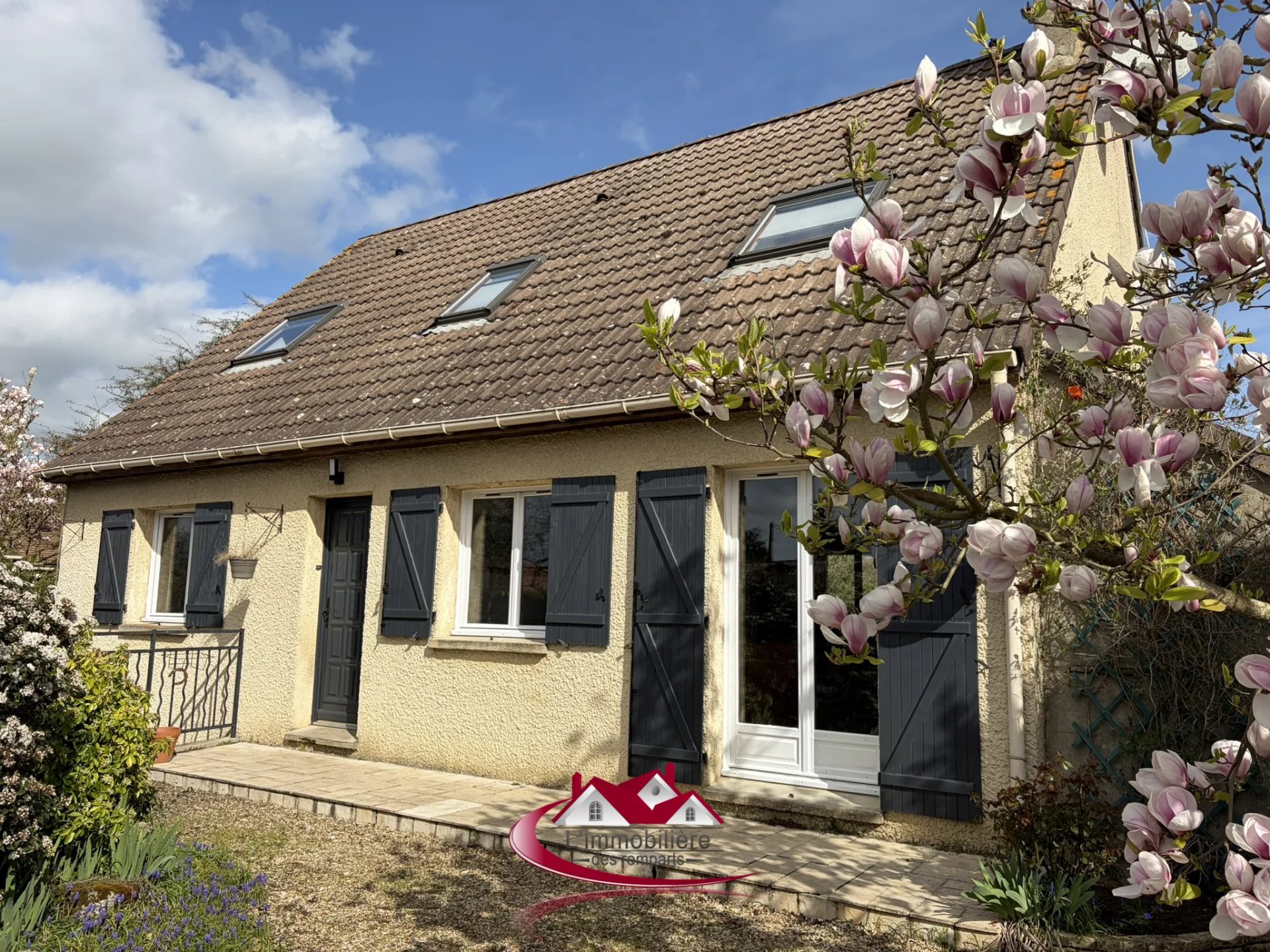 Maison traditionnelle bien entretenue