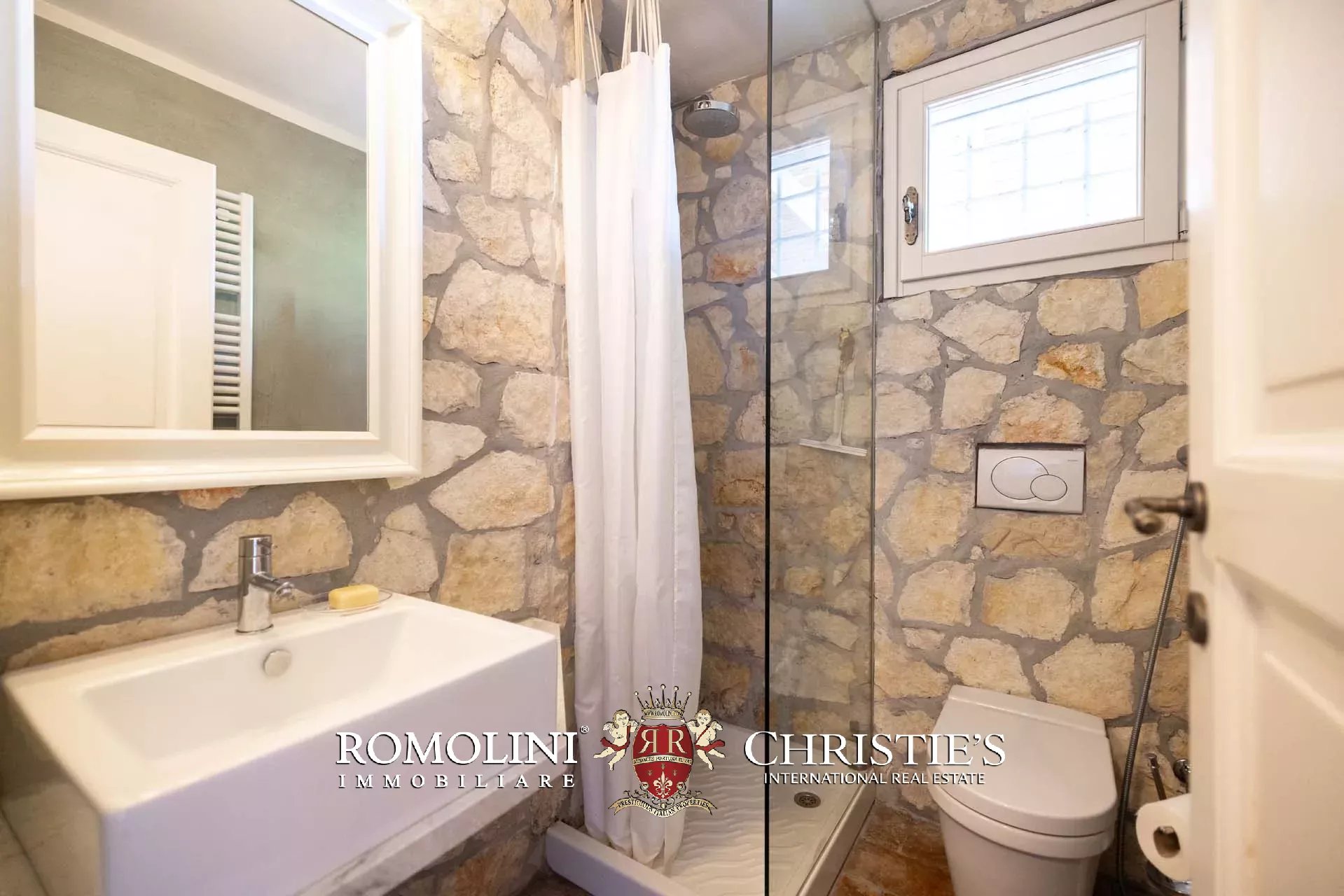 4 Bedroom Villa/Townhouse's Image 38