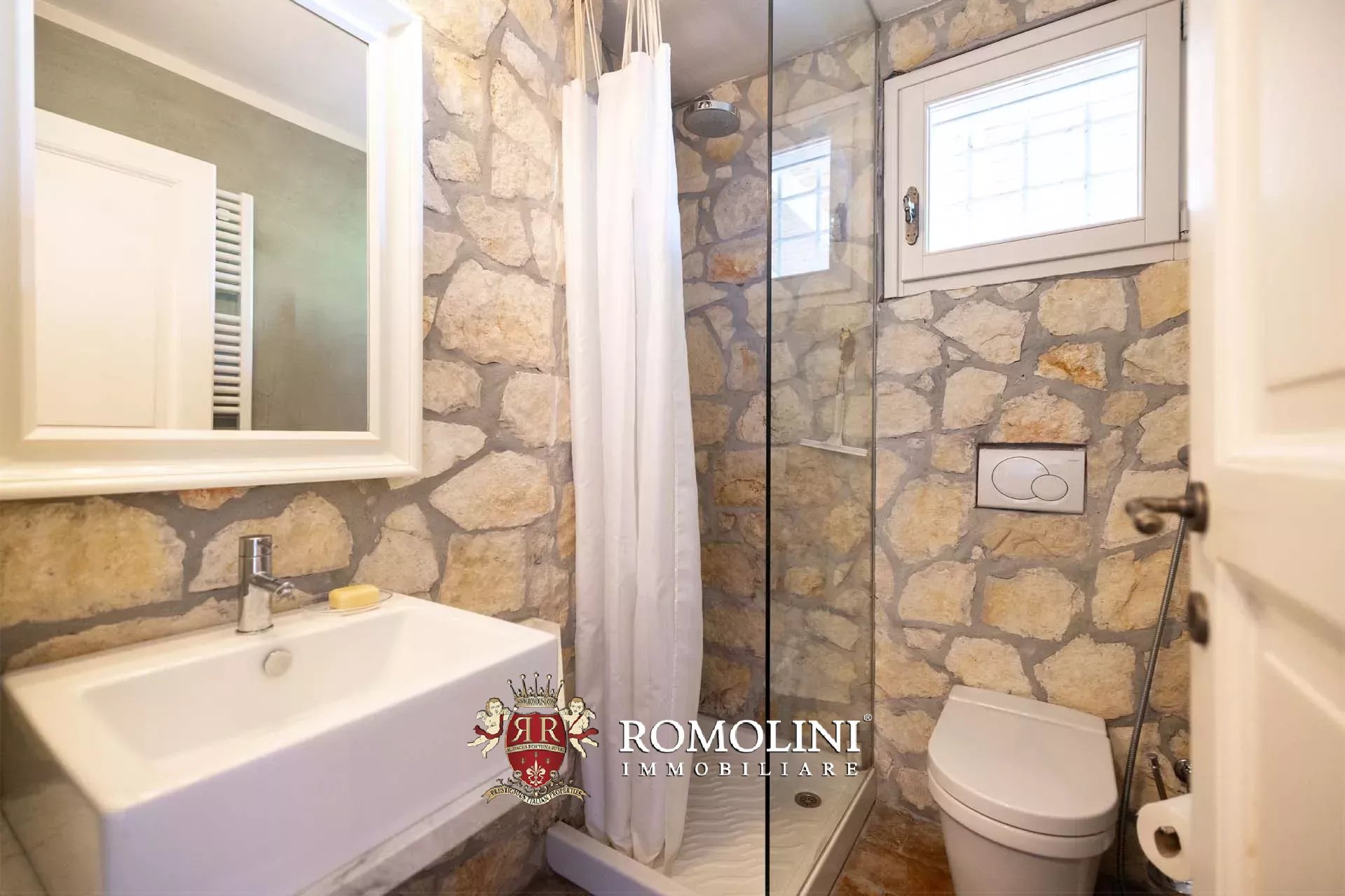 4 Bedroom Villa/Townhouse's Image 38
