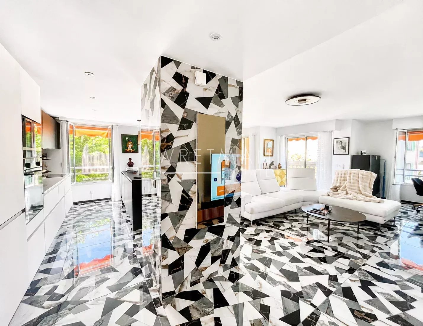 Appartement 4 Pièces entièrement rénové avec terrasse et garage dans Résidence de Standing - Cannes Montfleury