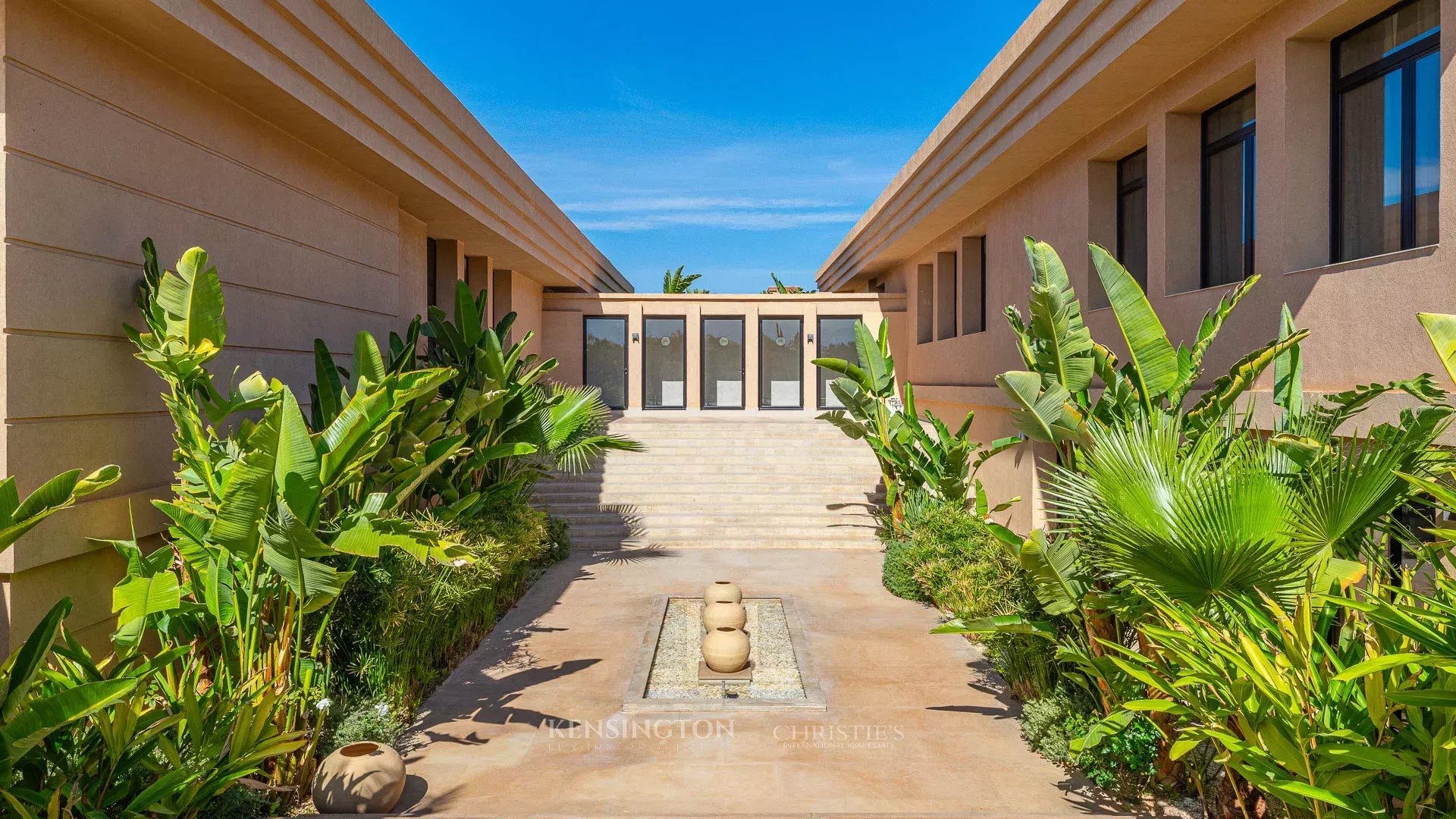 5 Bedroom Villa/Townhouse's Image 6