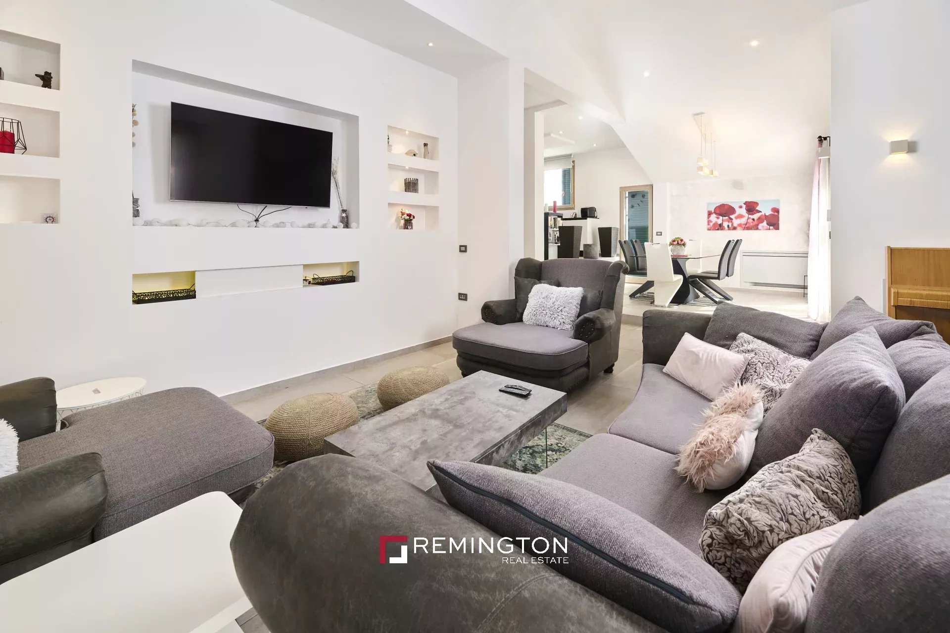 4 Bedroom Villa/Townhouse's Image 3