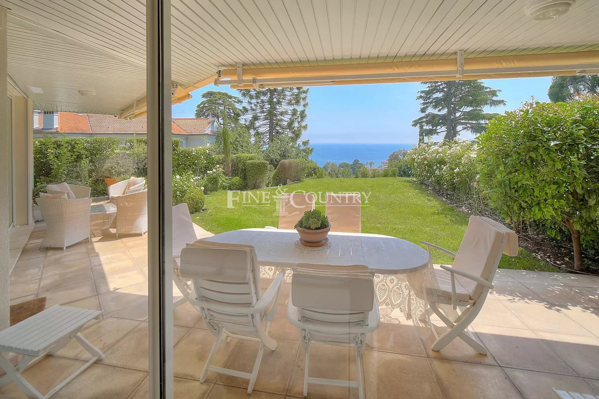 Photo of Apartment for sale in Cannes with Sea Views