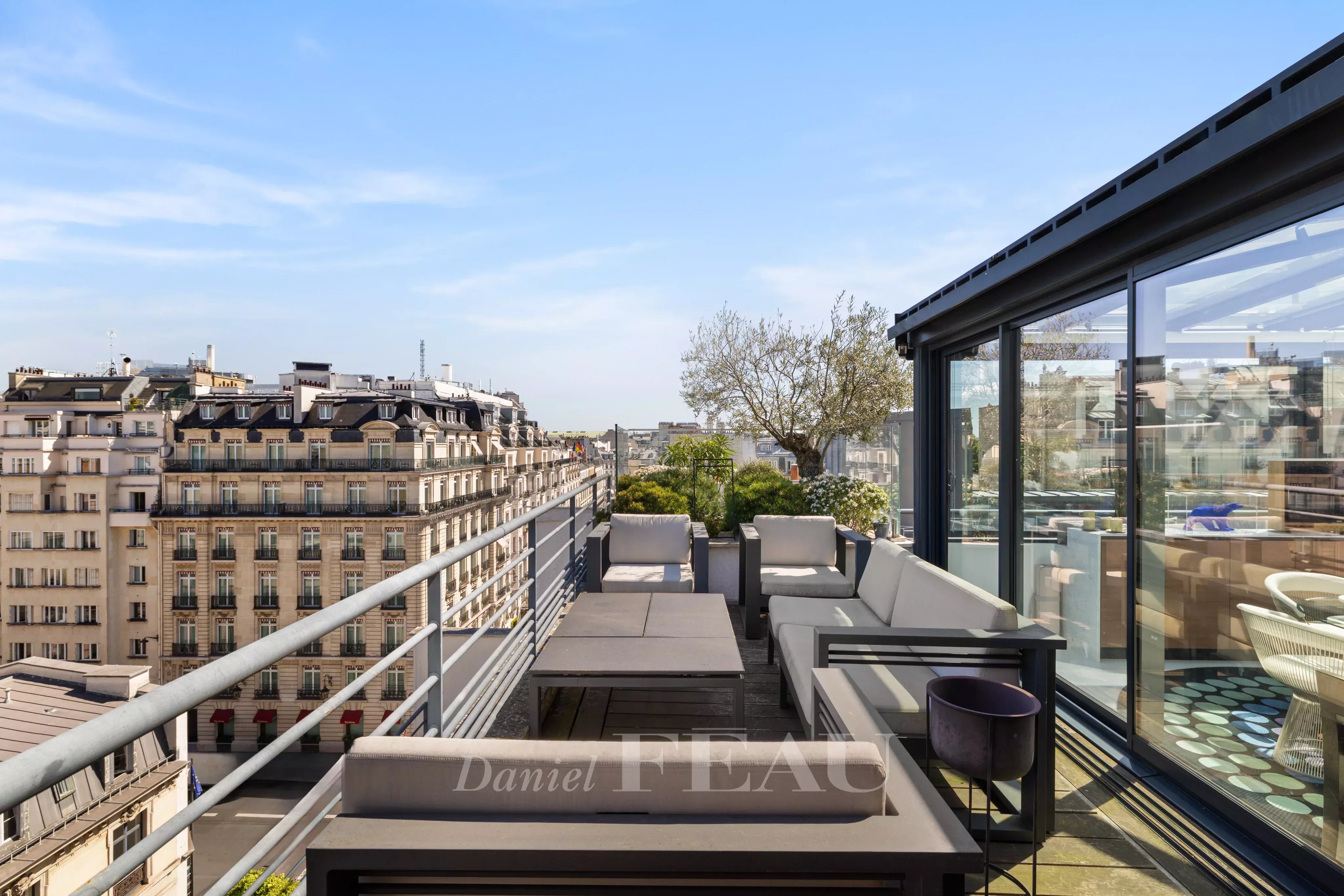 Sale Apartment Paris 8th