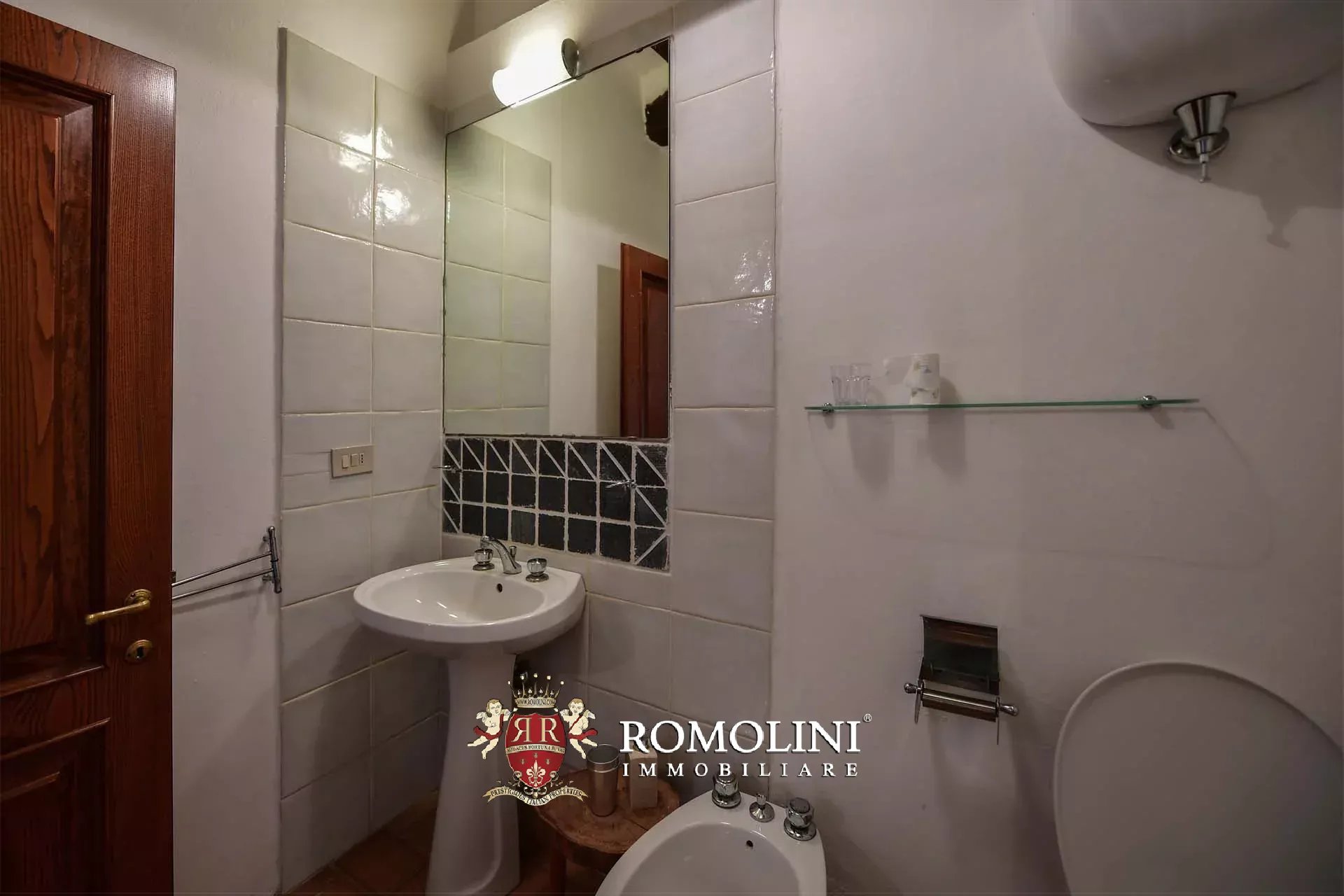 8 Bedroom Villa/Townhouse's Image 47