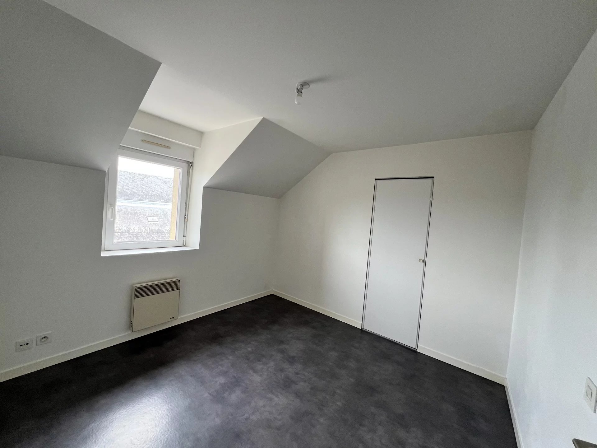 Appartement T2 en plein bourg - Photo 4