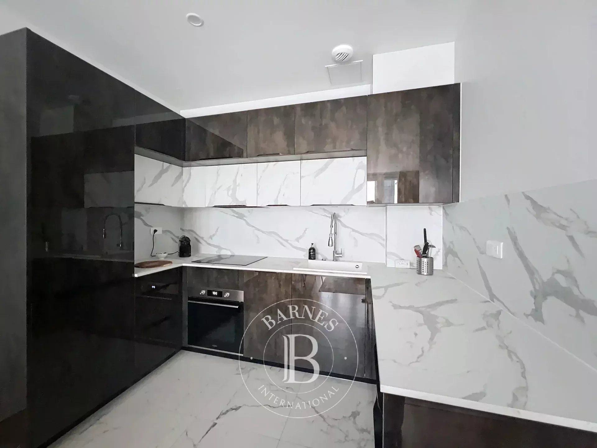 Daire Paris 8ème - picture 4