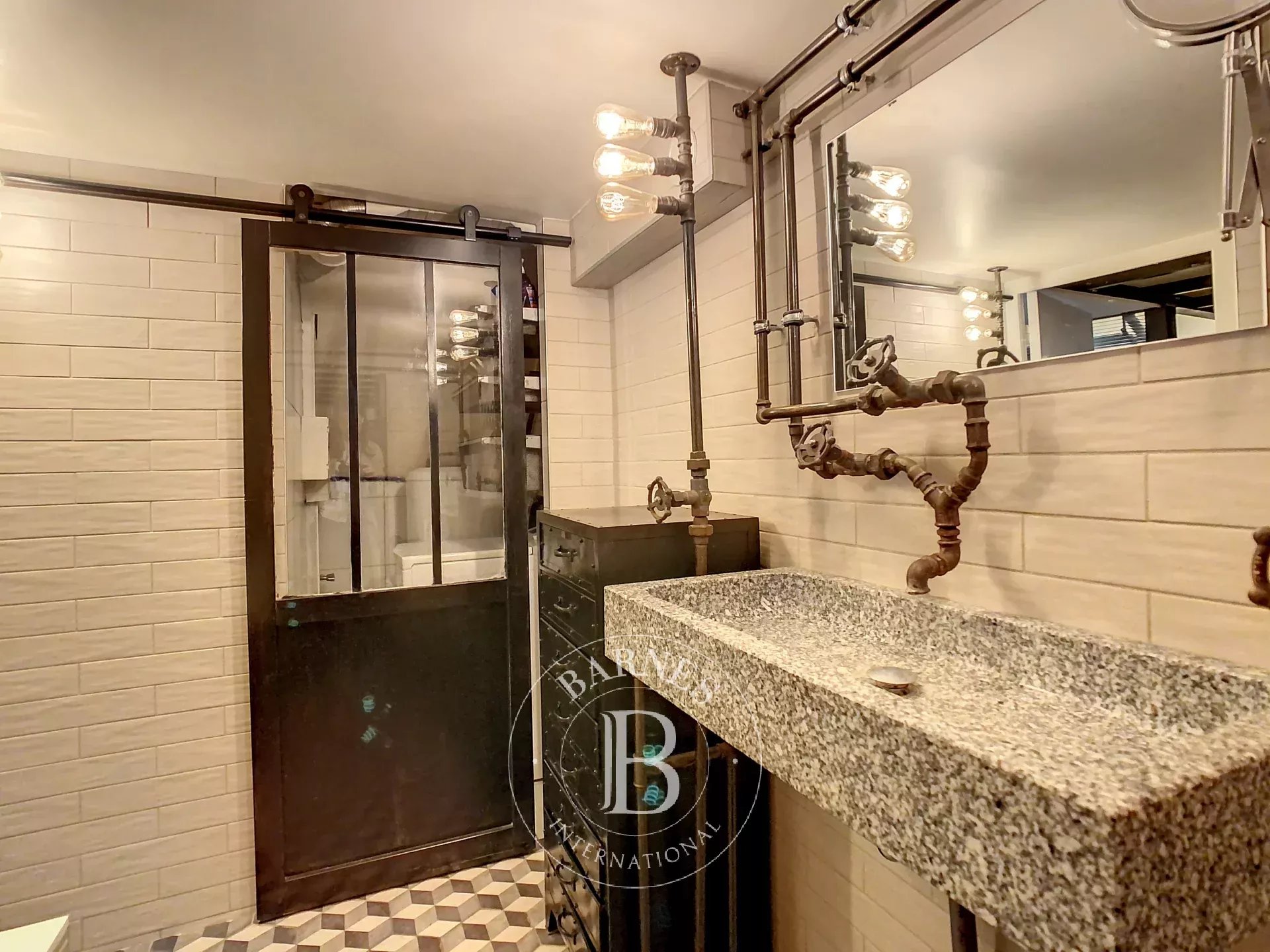 Daire Paris 18ème - picture 13