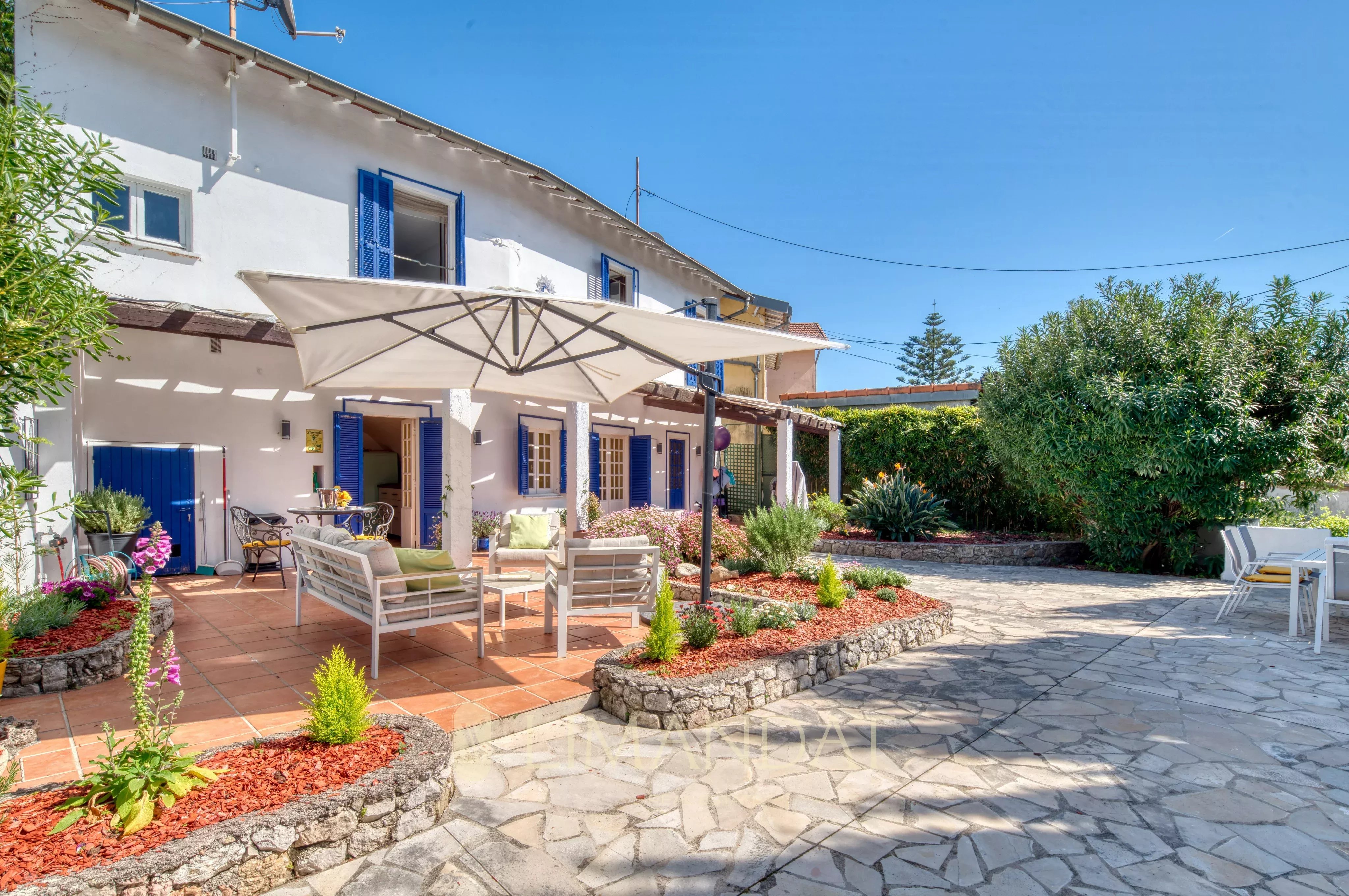 Exclusivité – Paisible maison de charme 118 m2  terrain 1060 m2 MENTON