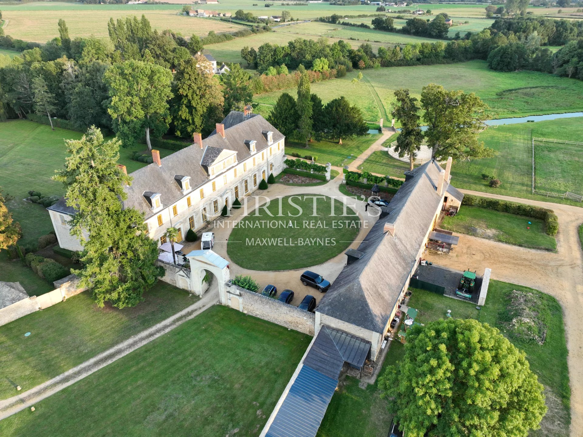 9 Bedroom Chateau's Image 4