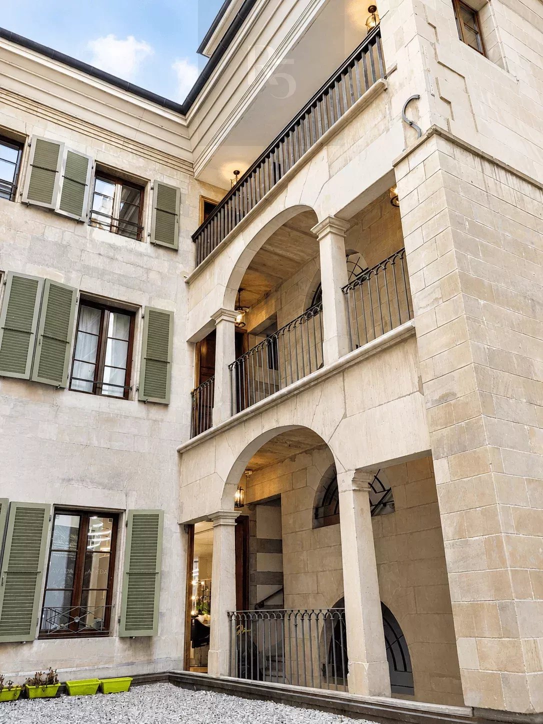 Rare duplex-loft with character in the heart of Geneva — photo 4