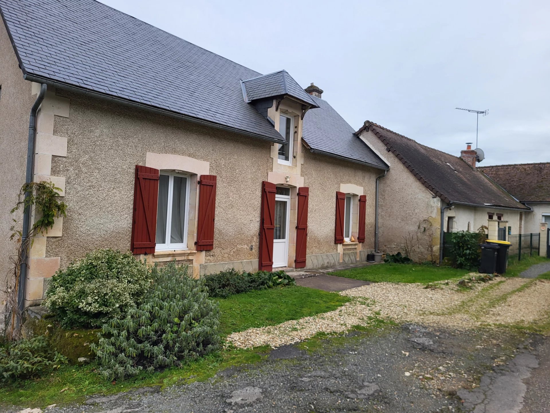 House in Saint-Pierre-de-Maille - Image 2