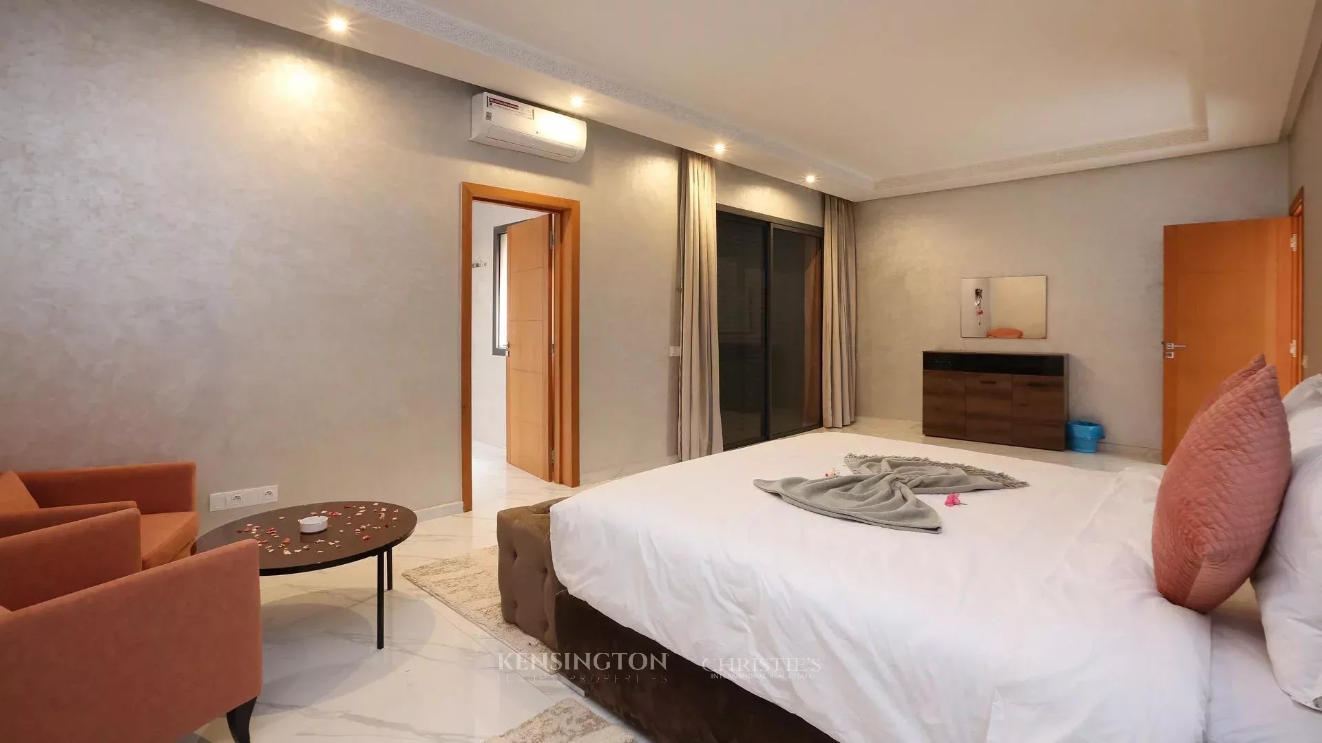 7 Bedroom Villa/Townhouse's Image 31