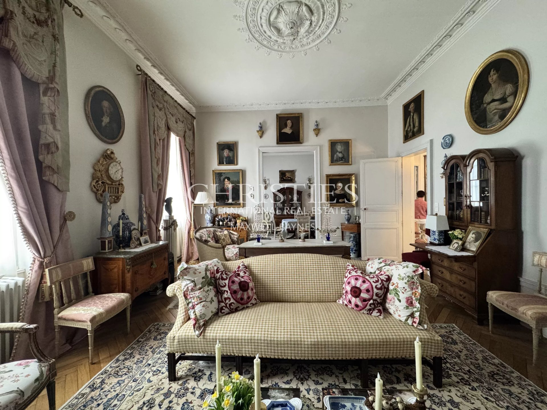 4 Bedroom Villa/Townhouse's Image 3