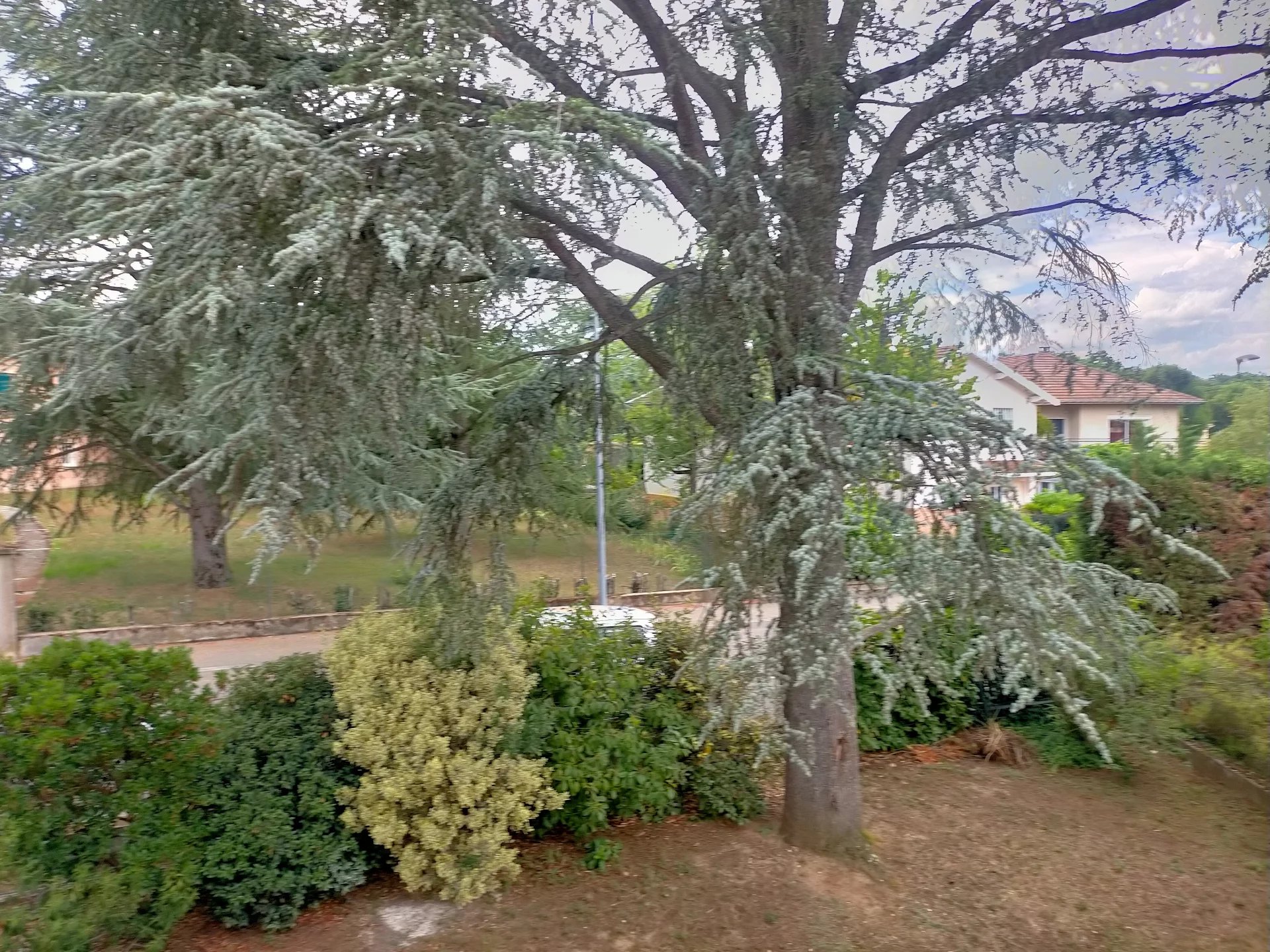 83124740 Location Francheville