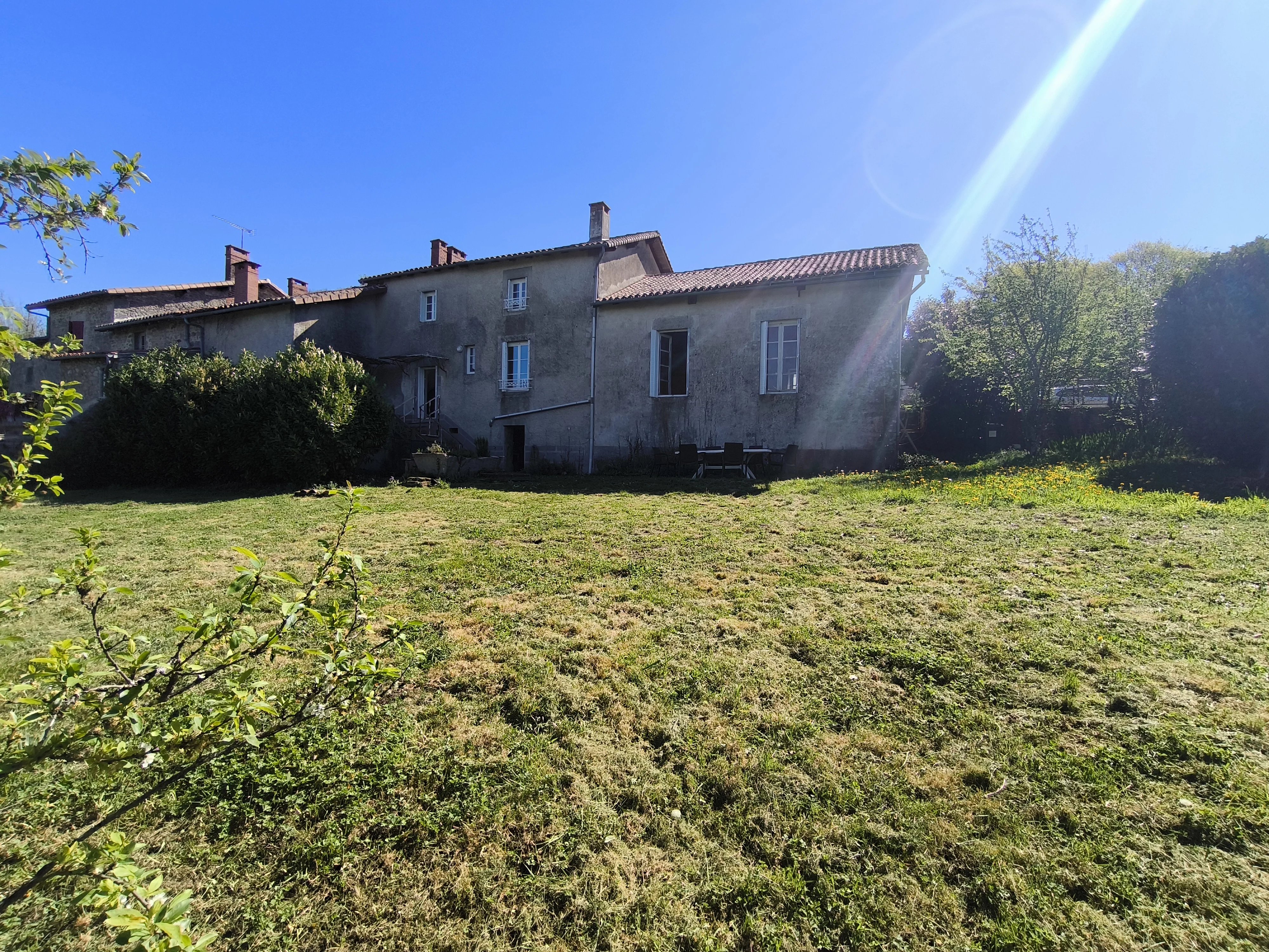 Maison de charme 2 chambres à Montrol-Sénard