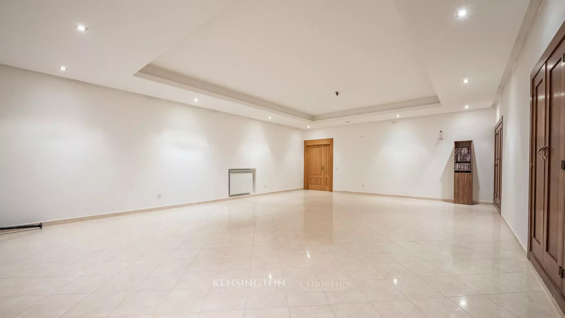 7 Bedroom Villa/Townhouse's Image 47