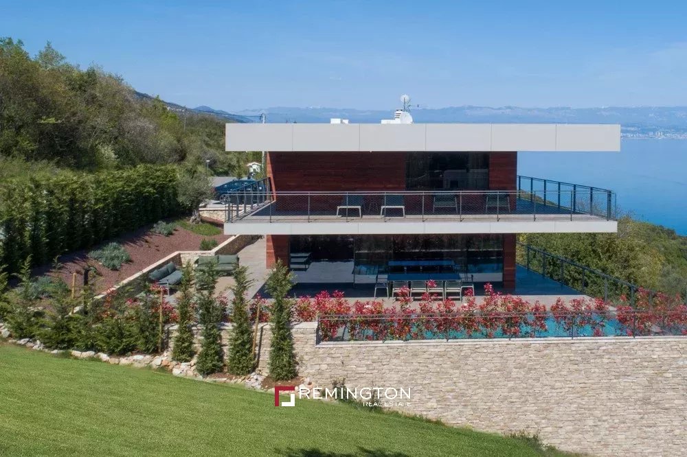 5 Bedroom Villa/Townhouse's Image 43