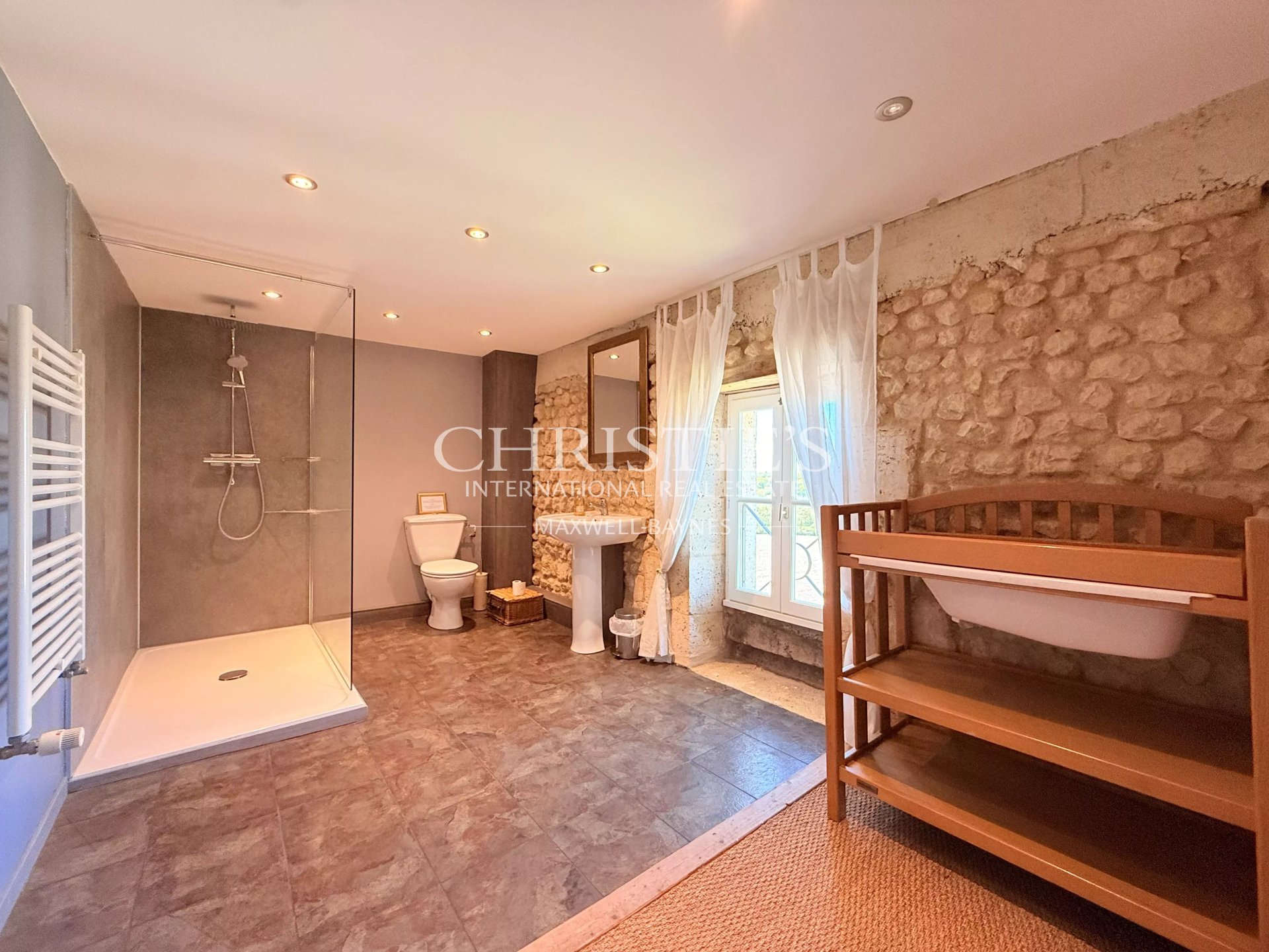11 Bedroom Villa/Townhouse's Image 19