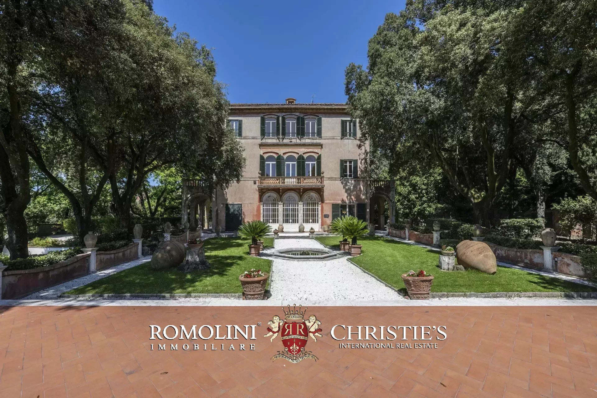 8 Bedroom Villa/Townhouse's Image 15