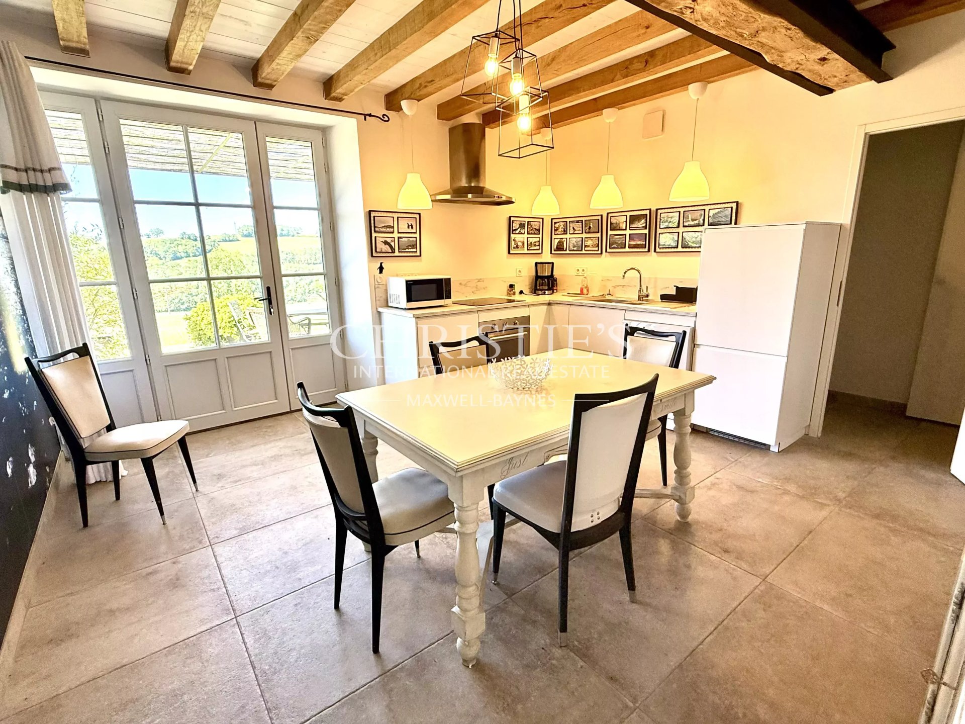 7 Bedroom Villa/Townhouse's Image 17