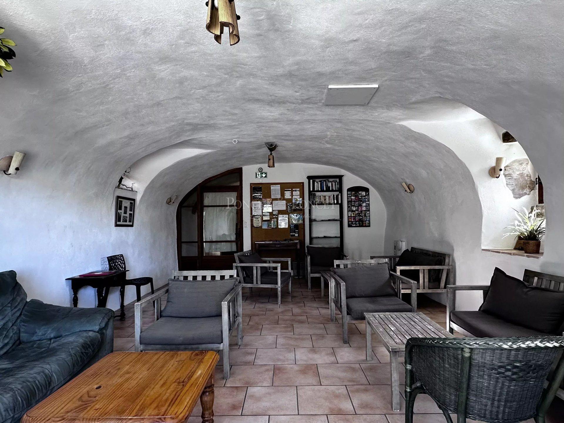 20 Bedroom Villa/Townhouse's Image 4
