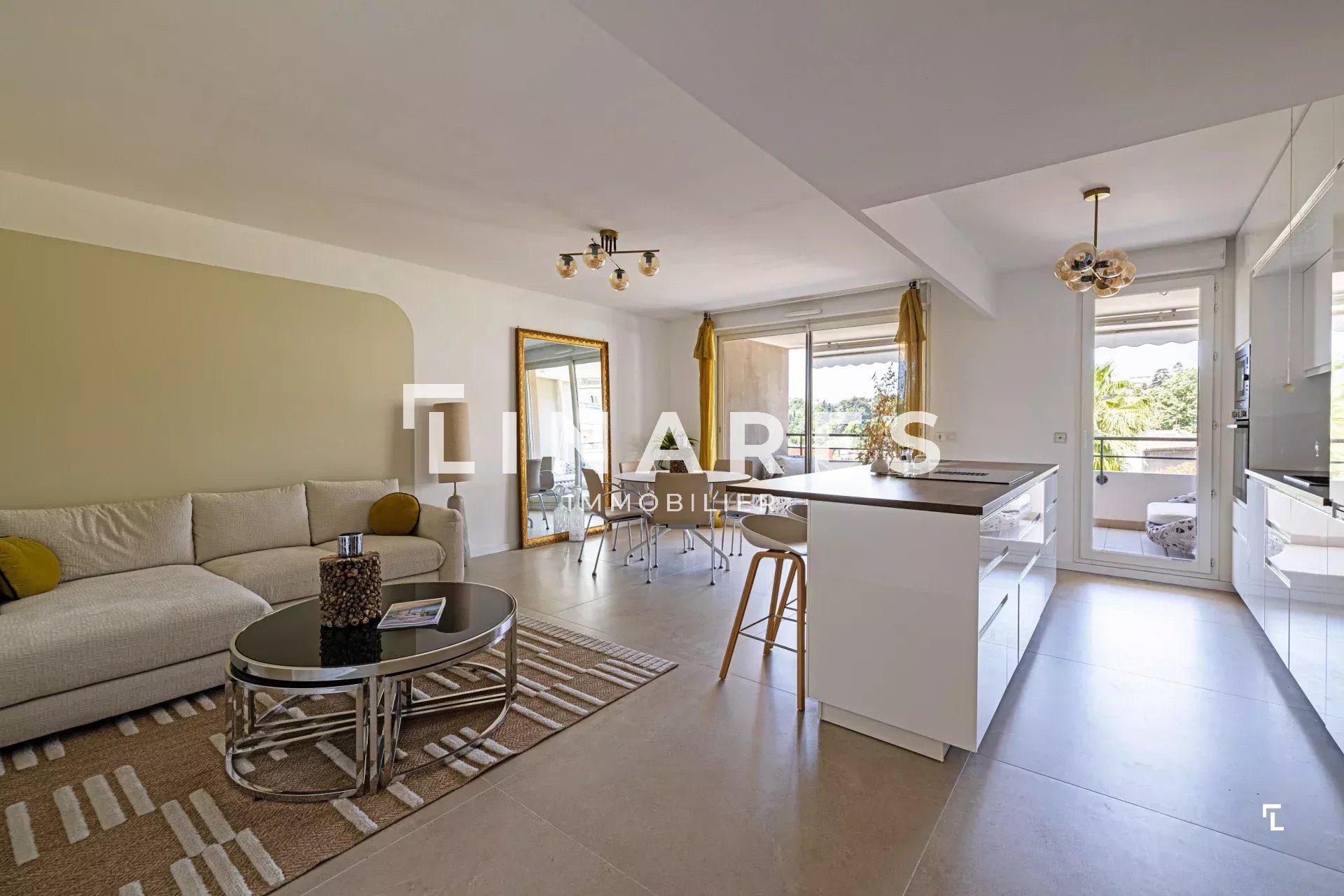 BIJOU CANDOLLE - Appartement traversant T3 de 71m2 - Terrasse - Garage - Vue panoramique collines -  13012 Saint Julien