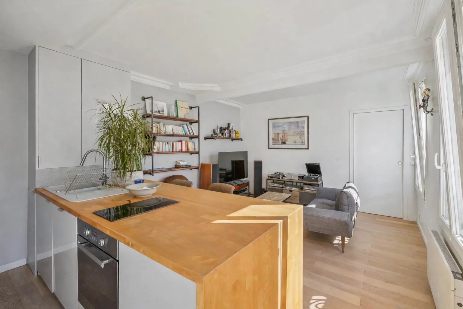 For Sale Apartment | Paris 18ème - picture 2