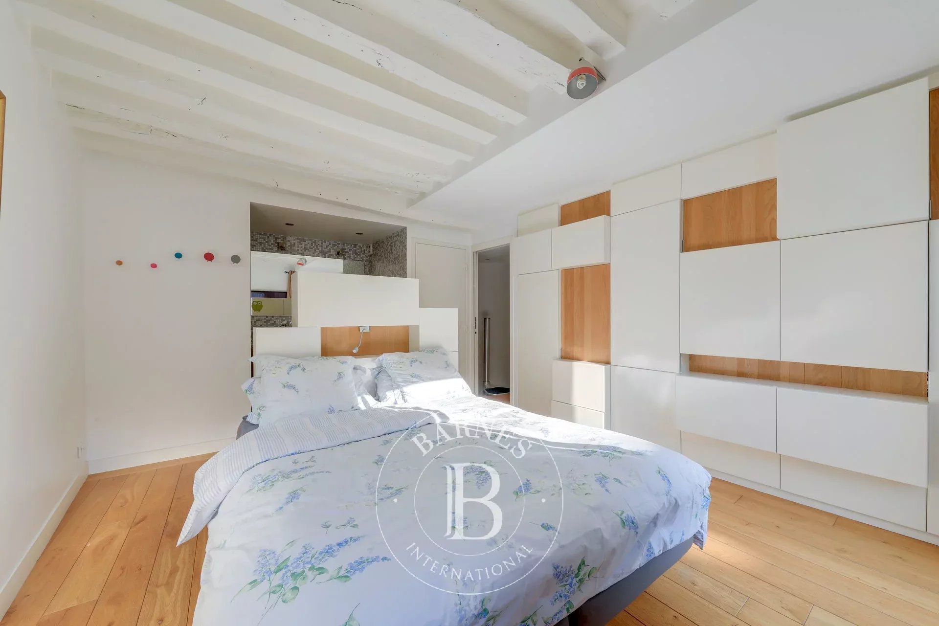 Sole agent - apartment - Paris 6 - in the heart of Saint-Germain-des-Prés - 91 sqm - 2 bedrooms - picture 4