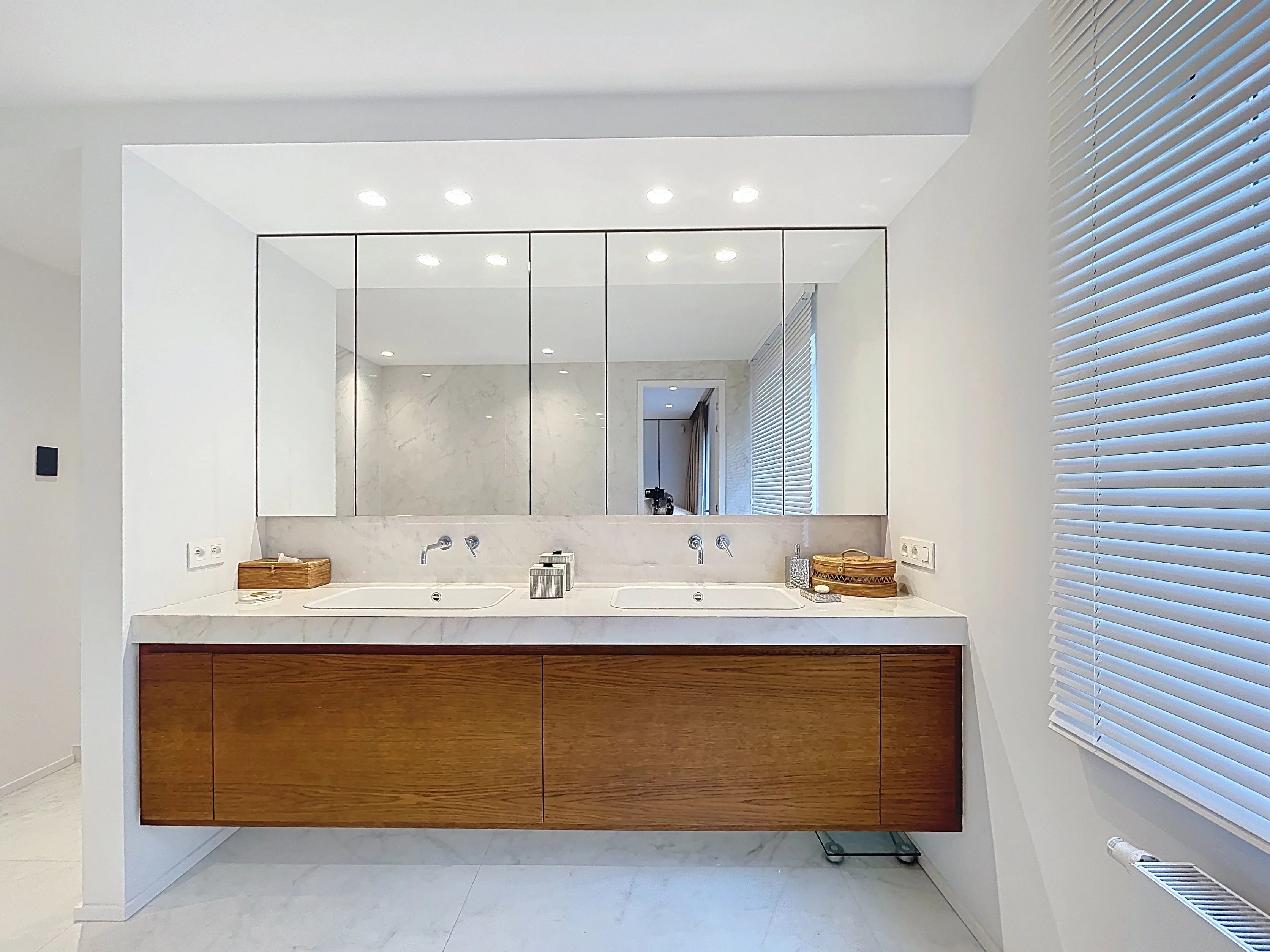 Observatorium - Prestigieuze gerenoveerde flat, terrassen, dubbele garage