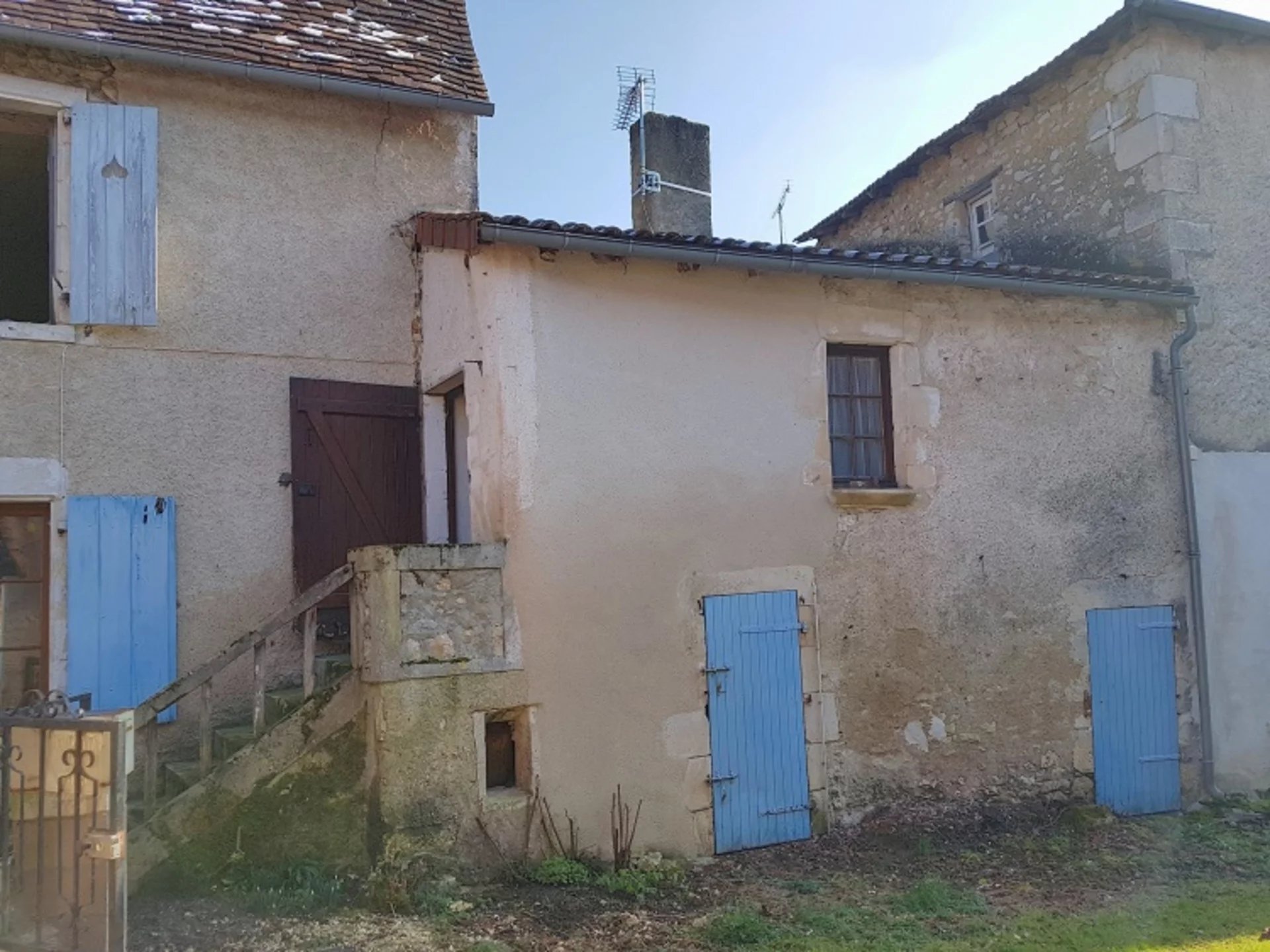 Maison à restaurer à vendre à Saint Savin 86 - Photo 2