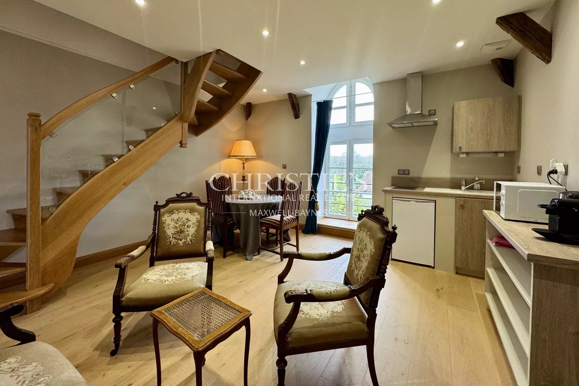 10 Bedroom Chateau's Image 31