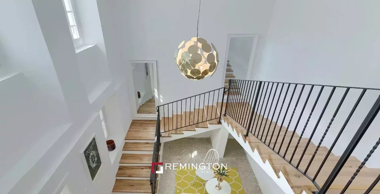 5 Bedroom Villa/Townhouse's Image 4
