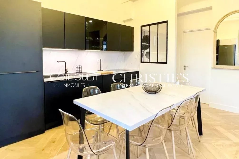 6 Bedroom Villa/Townhouse's Image 5