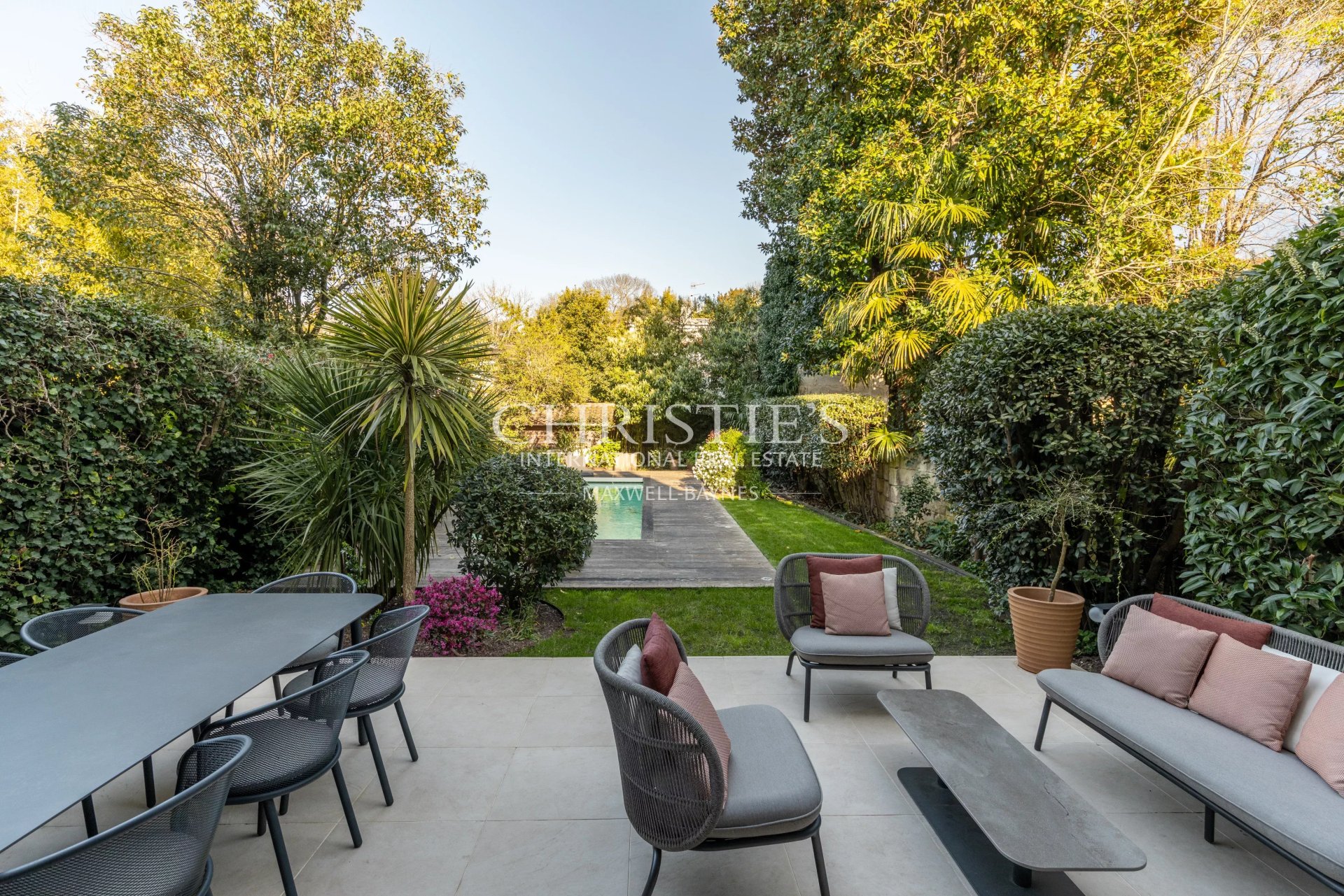 7 Bedroom Villa/Townhouse's Image 15