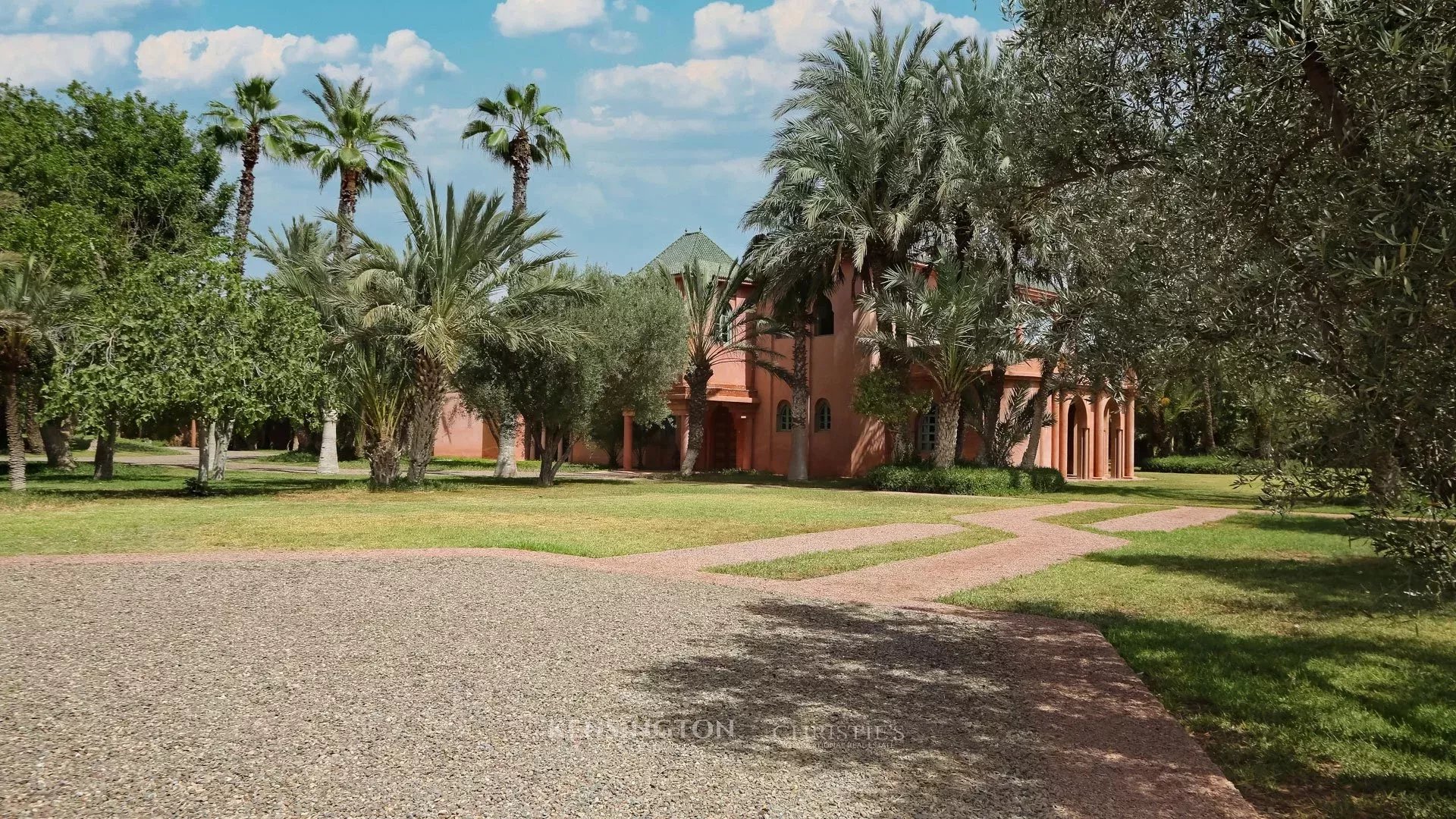 7 Bedroom Villa/Townhouse's Image 21