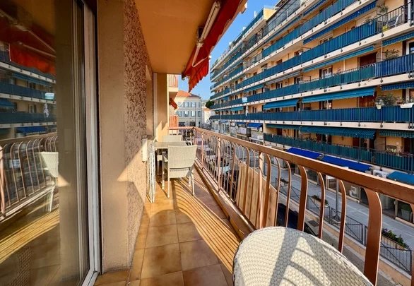 Golfe Juan - A Vendre appartement type 3 pièces 61 m2  - Quartier gare, centre ville & plage