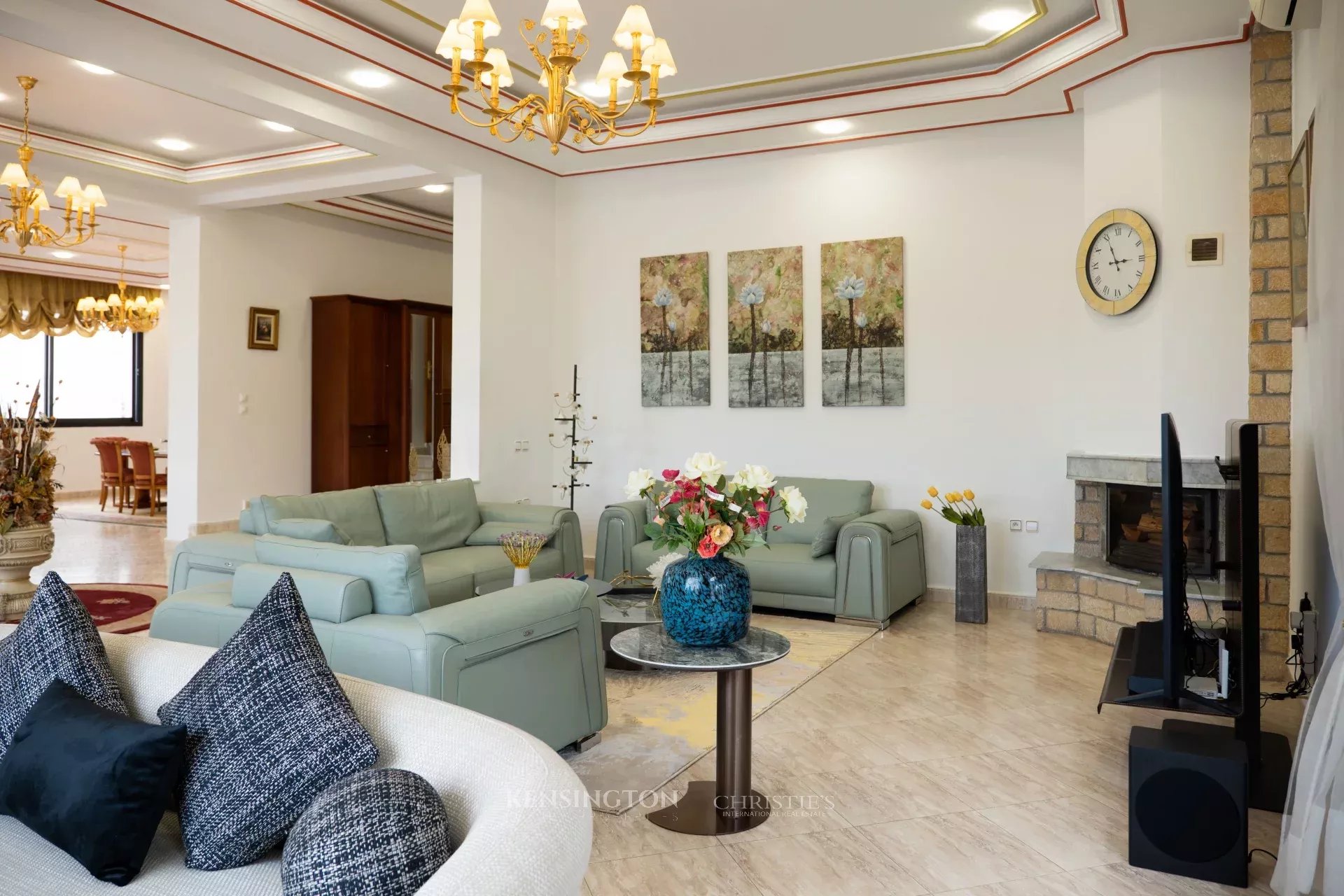 4 Bedroom Villa/Townhouse's Image 4