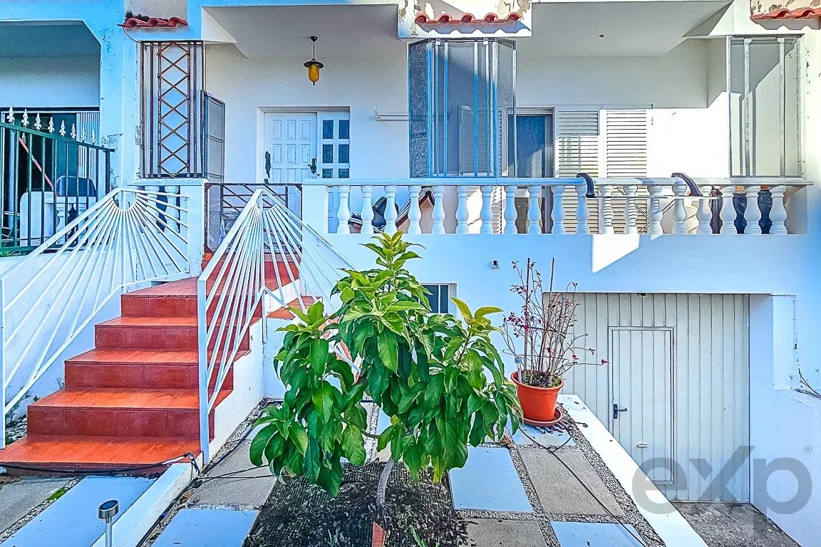 Three-bedroom house with potential for rental income – Gambelas, Montenegro 86834316 image 4
