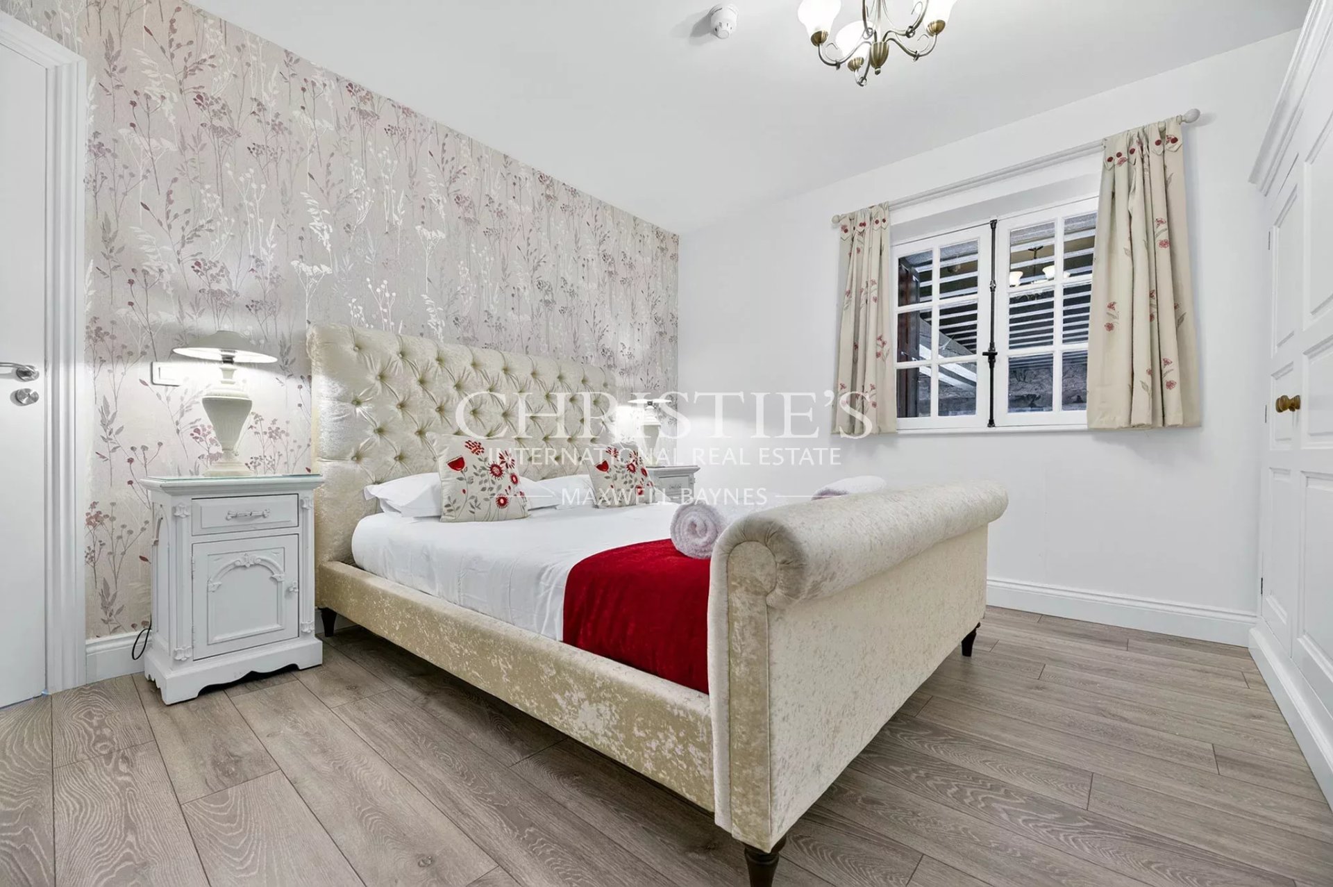 38 Bedroom Chateau's Image 101