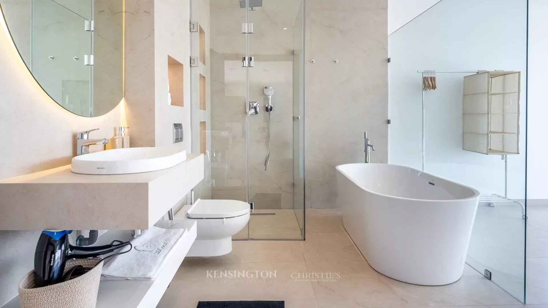 5 Bedroom Villa/Townhouse's Image 34