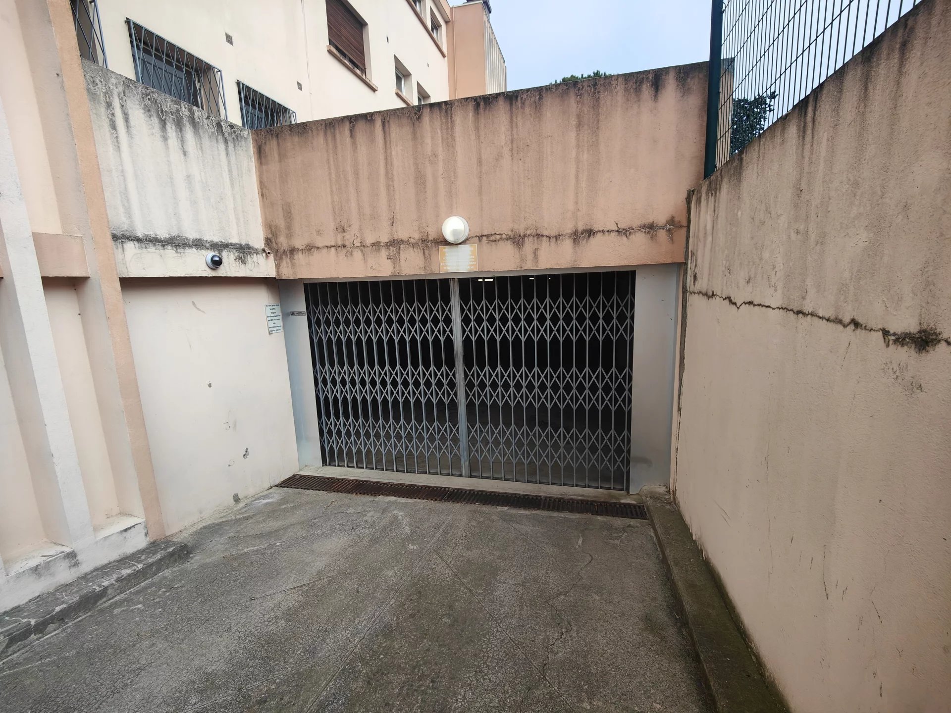 CANNES LA BOCCA ENTREPOT GARAGE - Photo 2