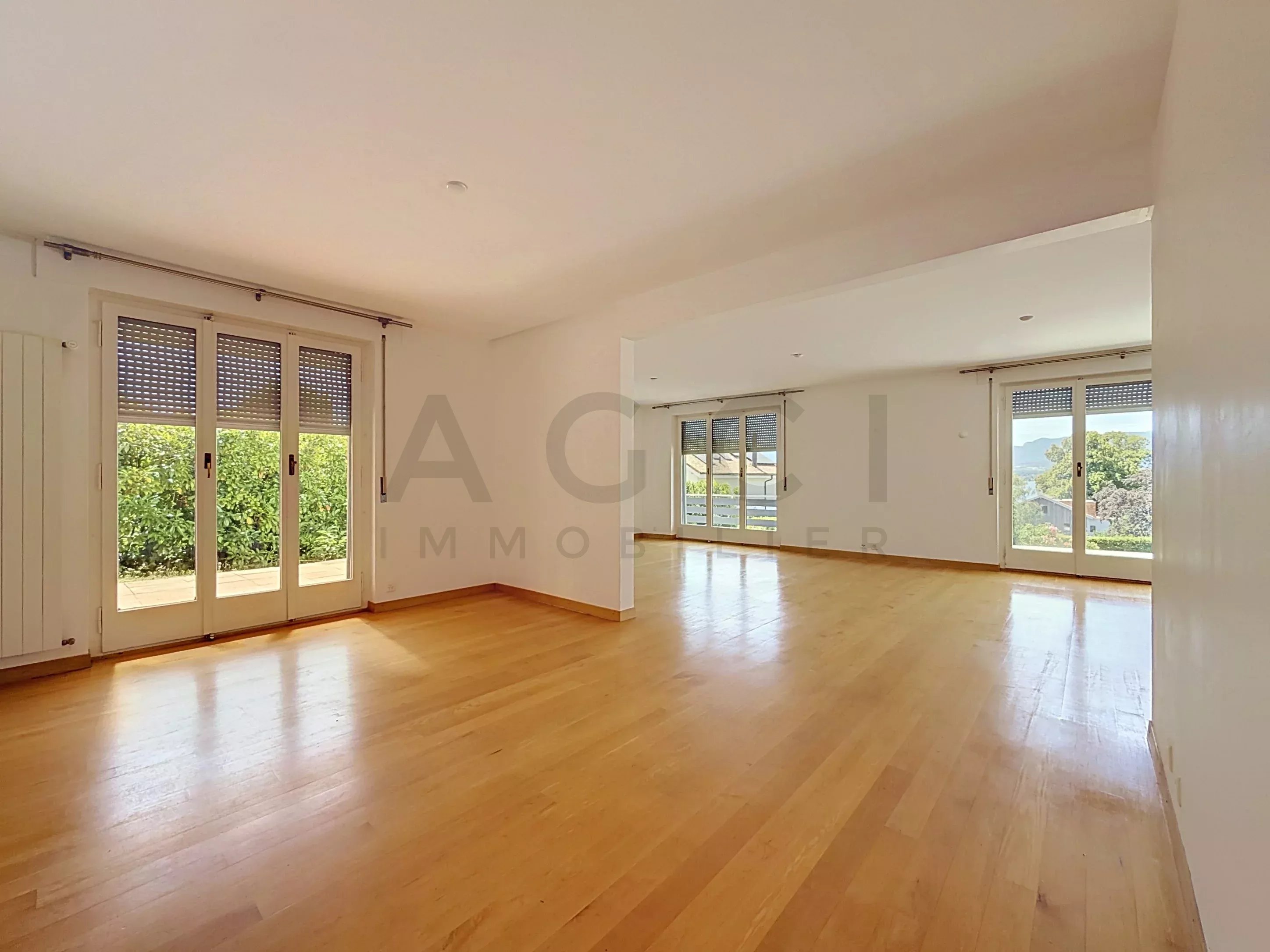 Magnifique villa avec vue panoramique et accès privé au lac – Anières (Genève)