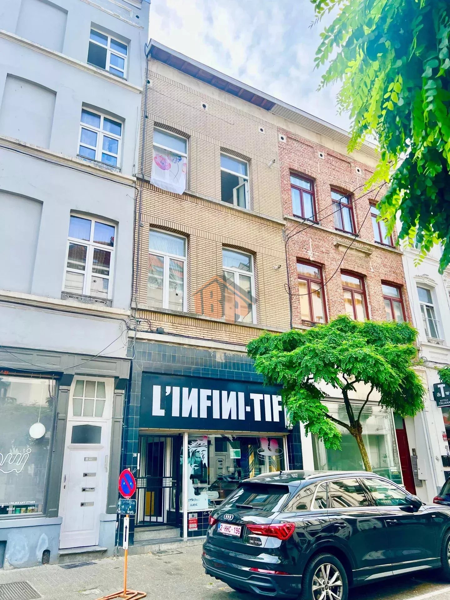 St Gilles - trading house and report - commercial ground floor + 3 housing units