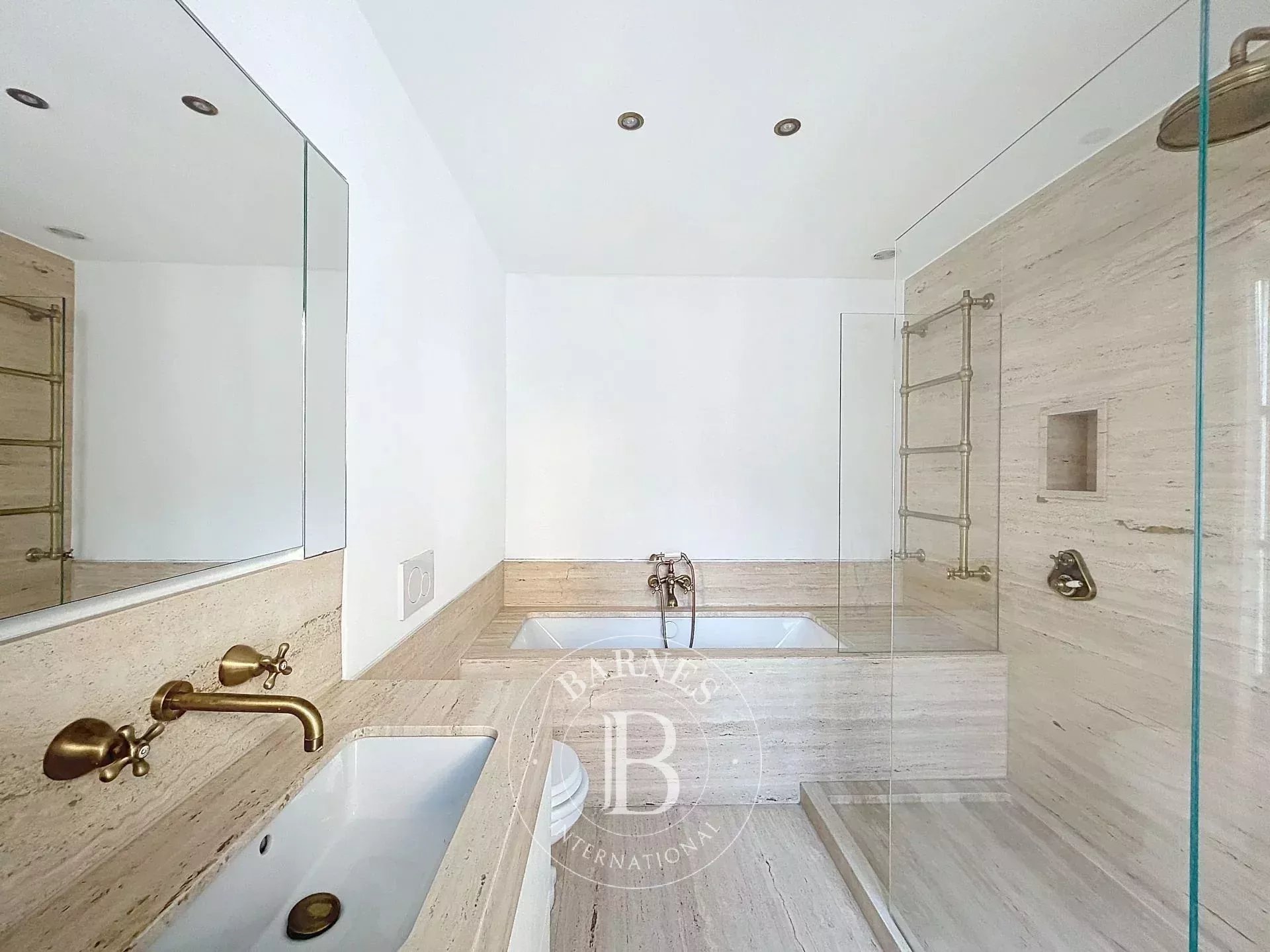 Daire Paris 8ème - picture 8